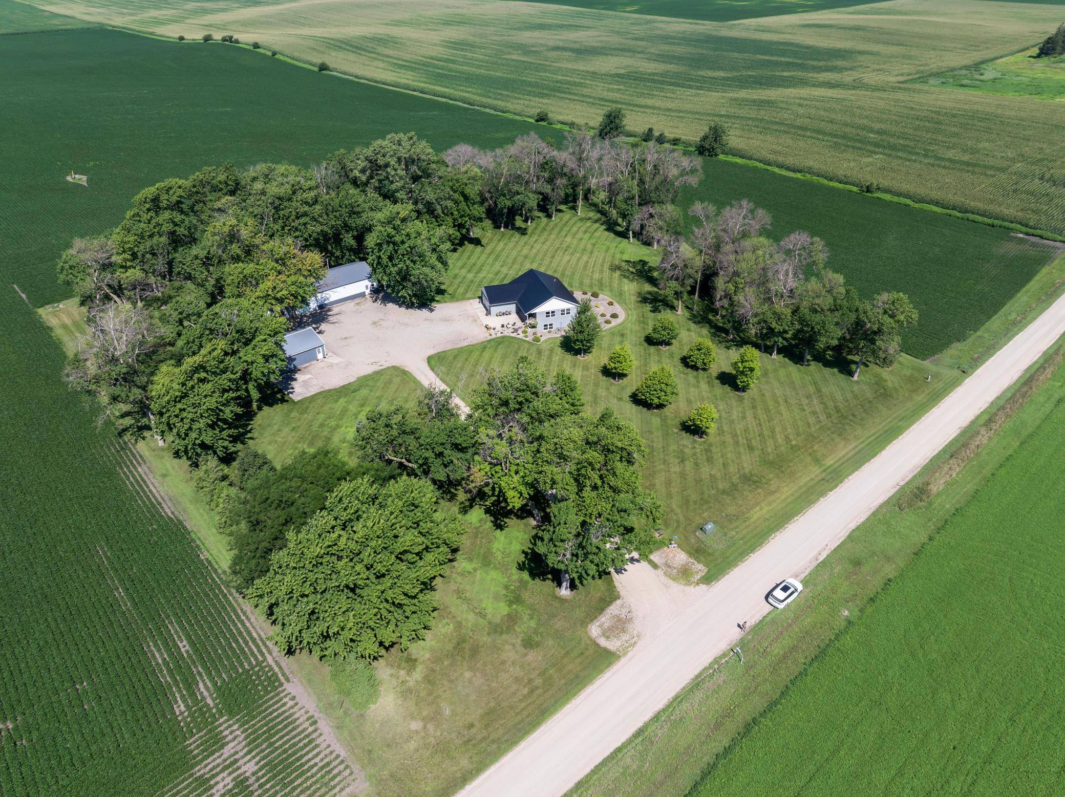 23371 650th AVE, Alden, MN 56009