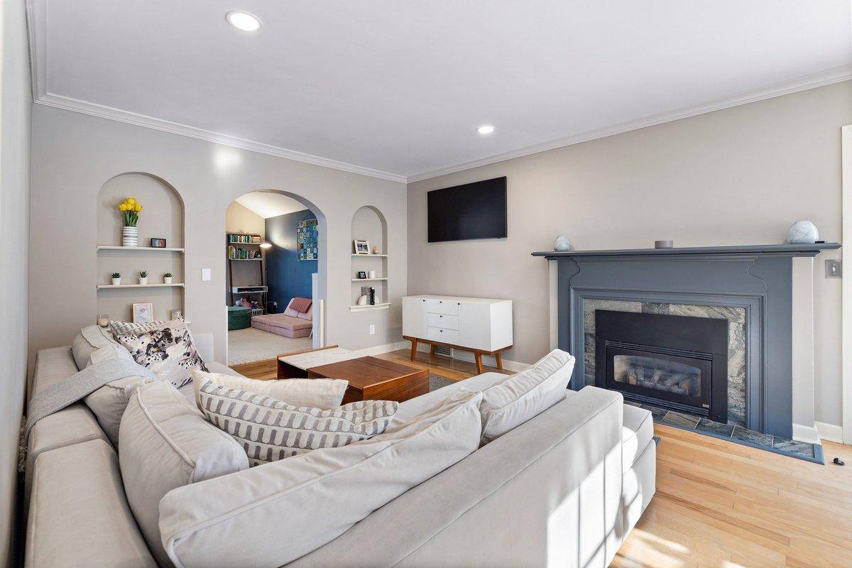 4058 Sunnyside RD, Edina, MN 55424