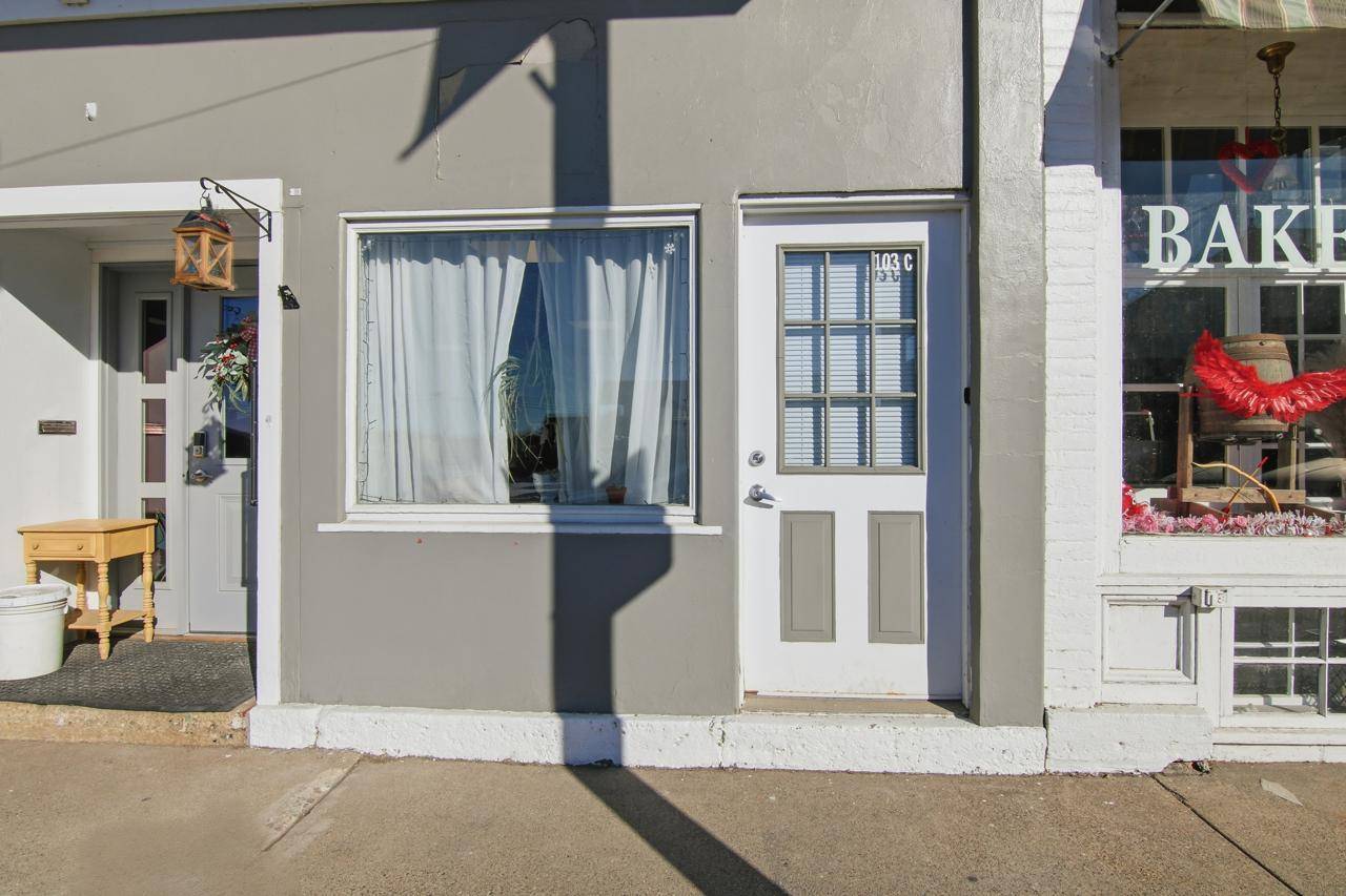 103 S Main ST, Alma, WI 54610