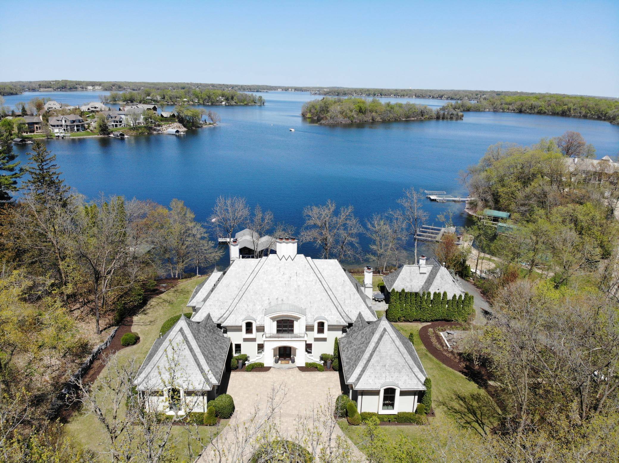 4750 Baycliffe DR, Excelsior, MN 55331
