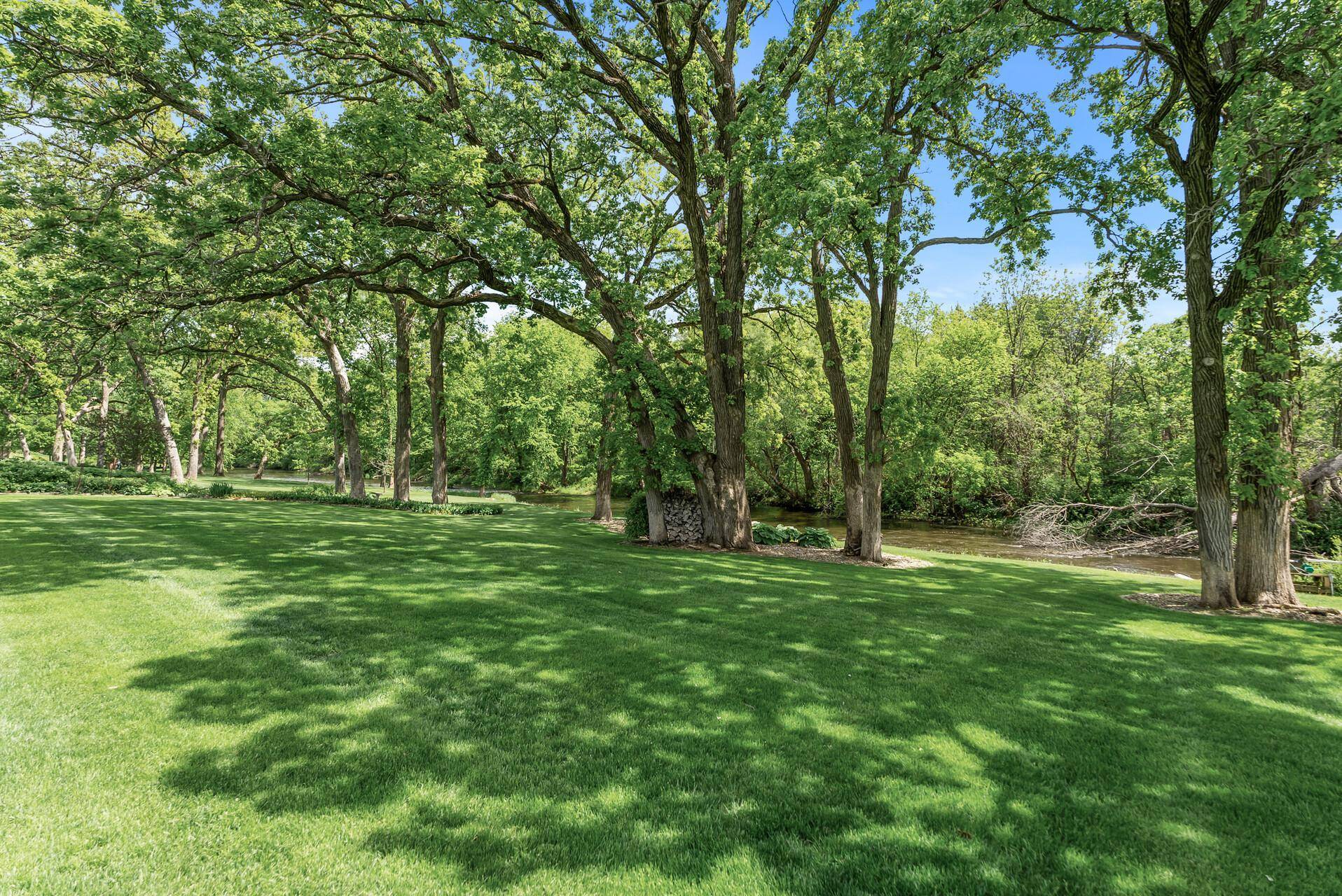 1595 River Shore DR, Hastings, MN 55033