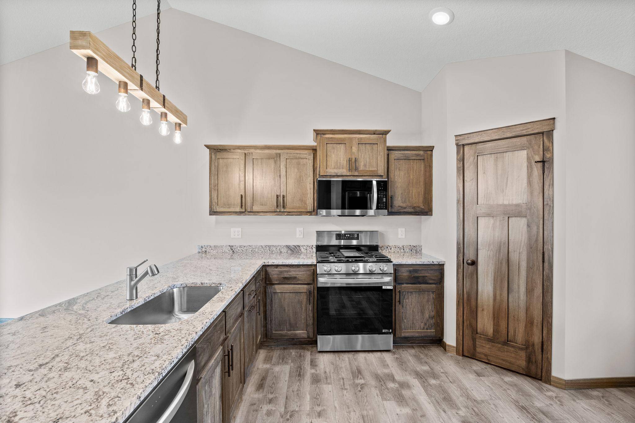 885 Watertown AVE, Delano, MN 55328