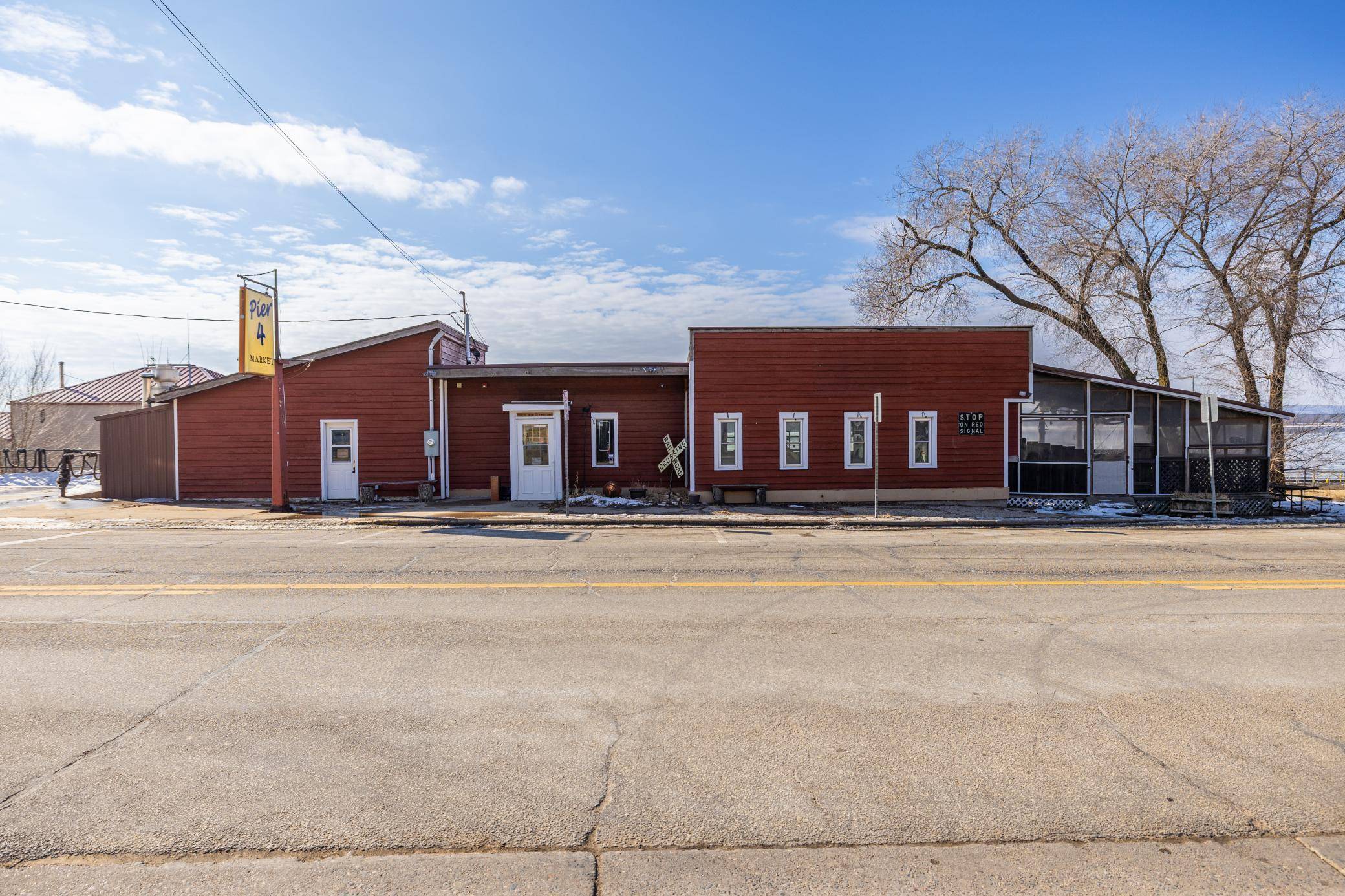 600 N Main ST, Alma, WI 54610