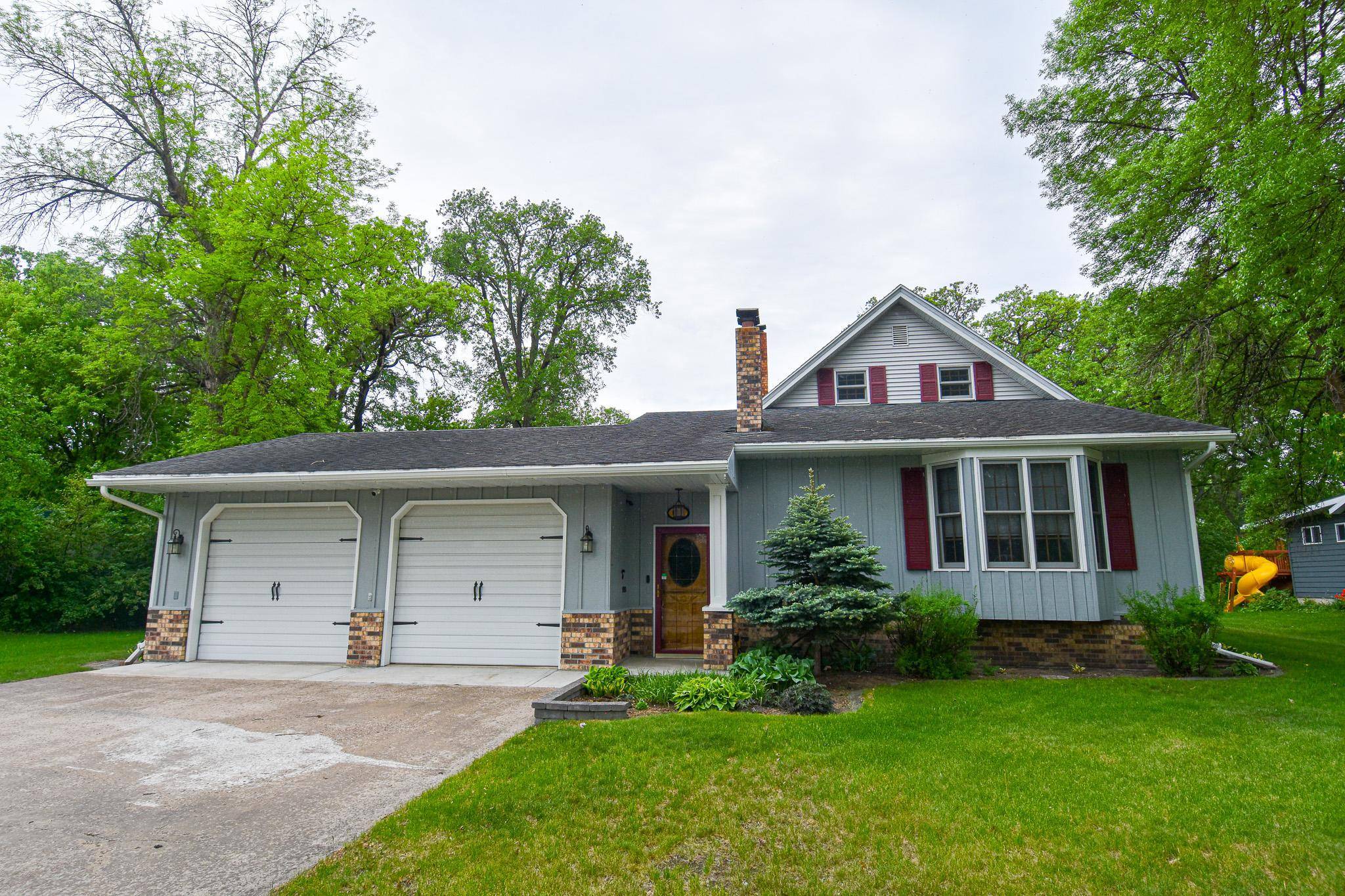 639 N 4th ST, Warren, MN 56762