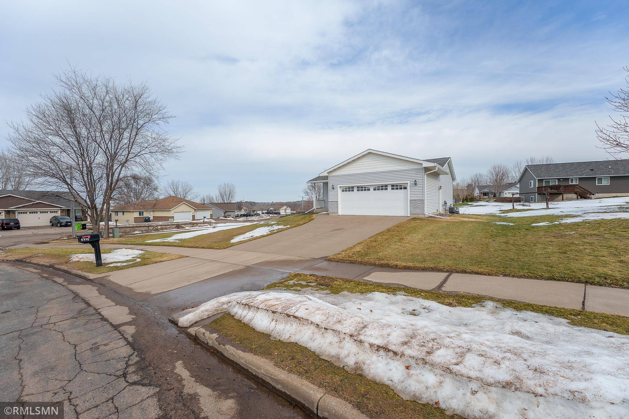 3235 West Ridge DR, Eau Claire, WI 54703