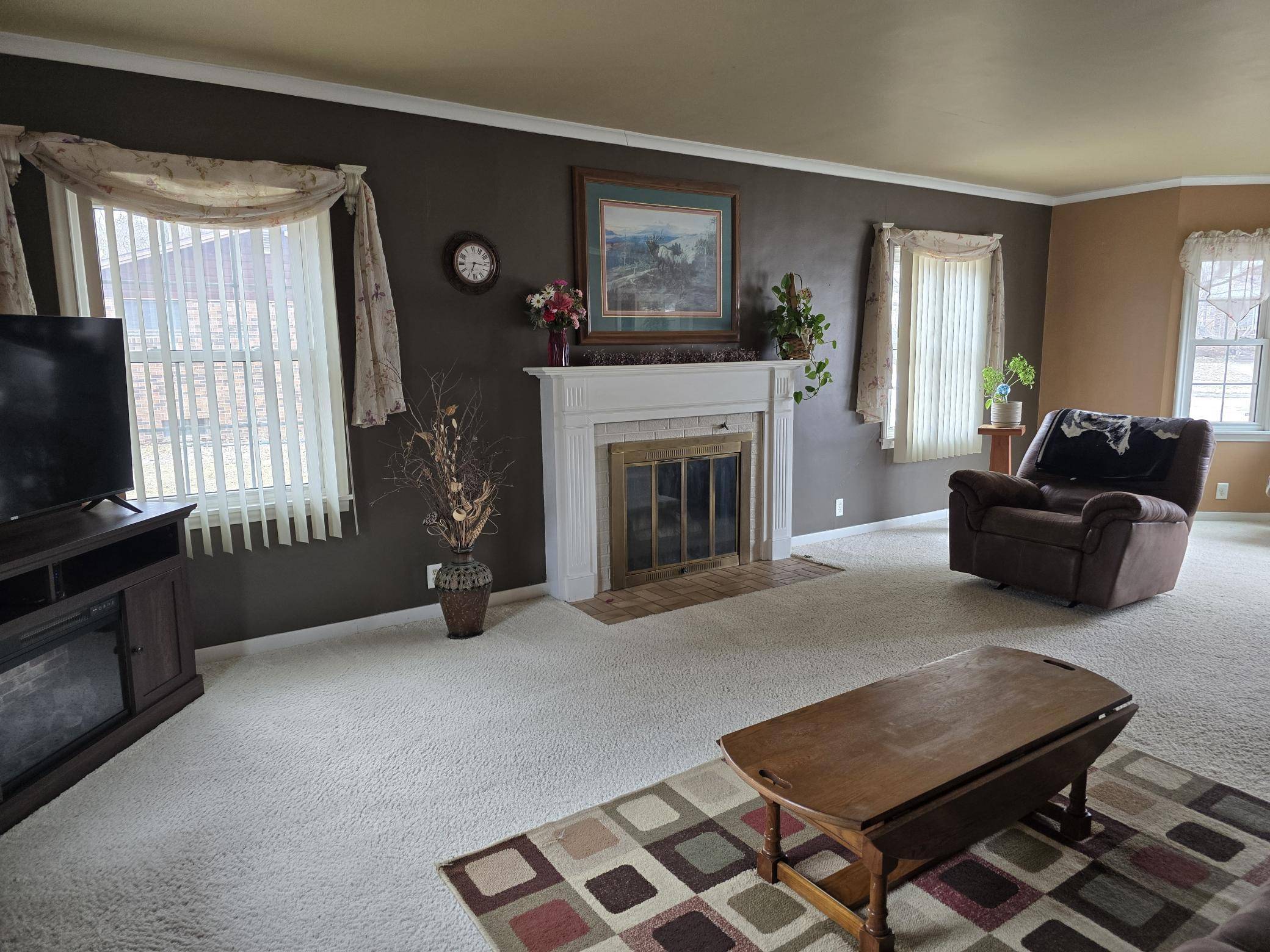 405 Clary ST W, Worthington, MN 56187