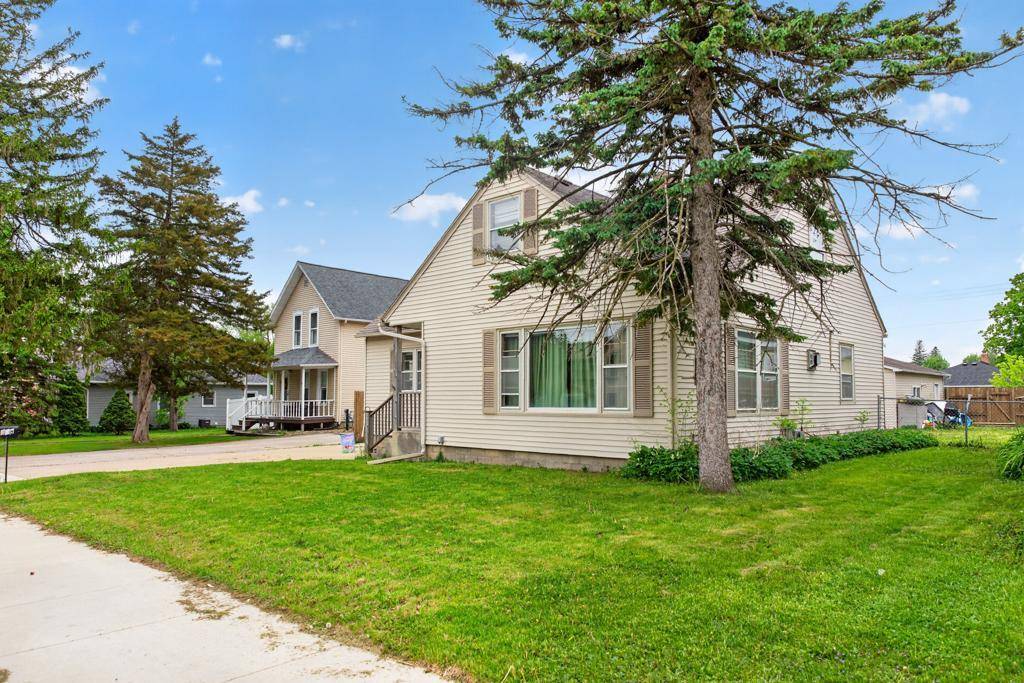305 N Mantorville AVE, Kasson, MN 55944