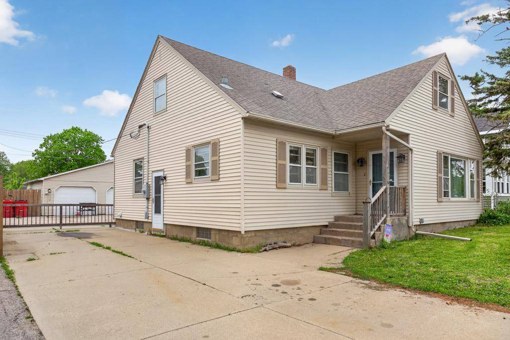 305 N Mantorville AVE, Kasson, MN 55944