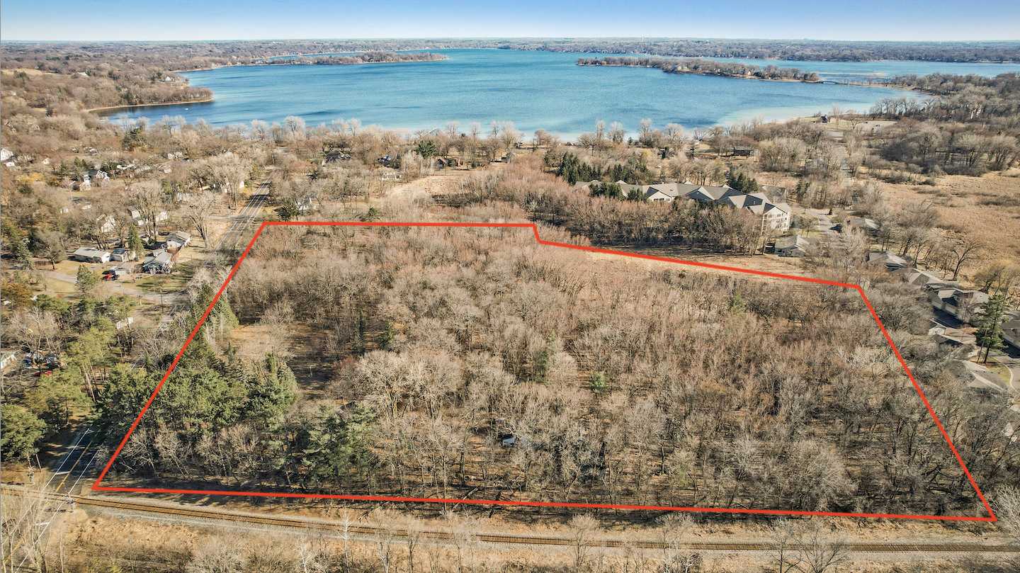 5285 Northwest AVE, White Bear Lake, MN 55110