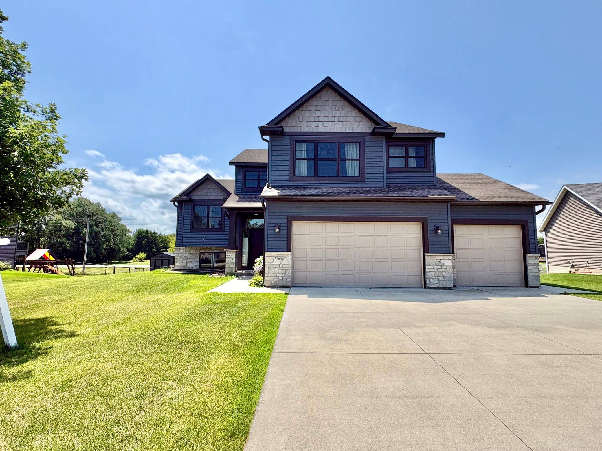 2260 Starburst DR SW, Rochester, MN 55902