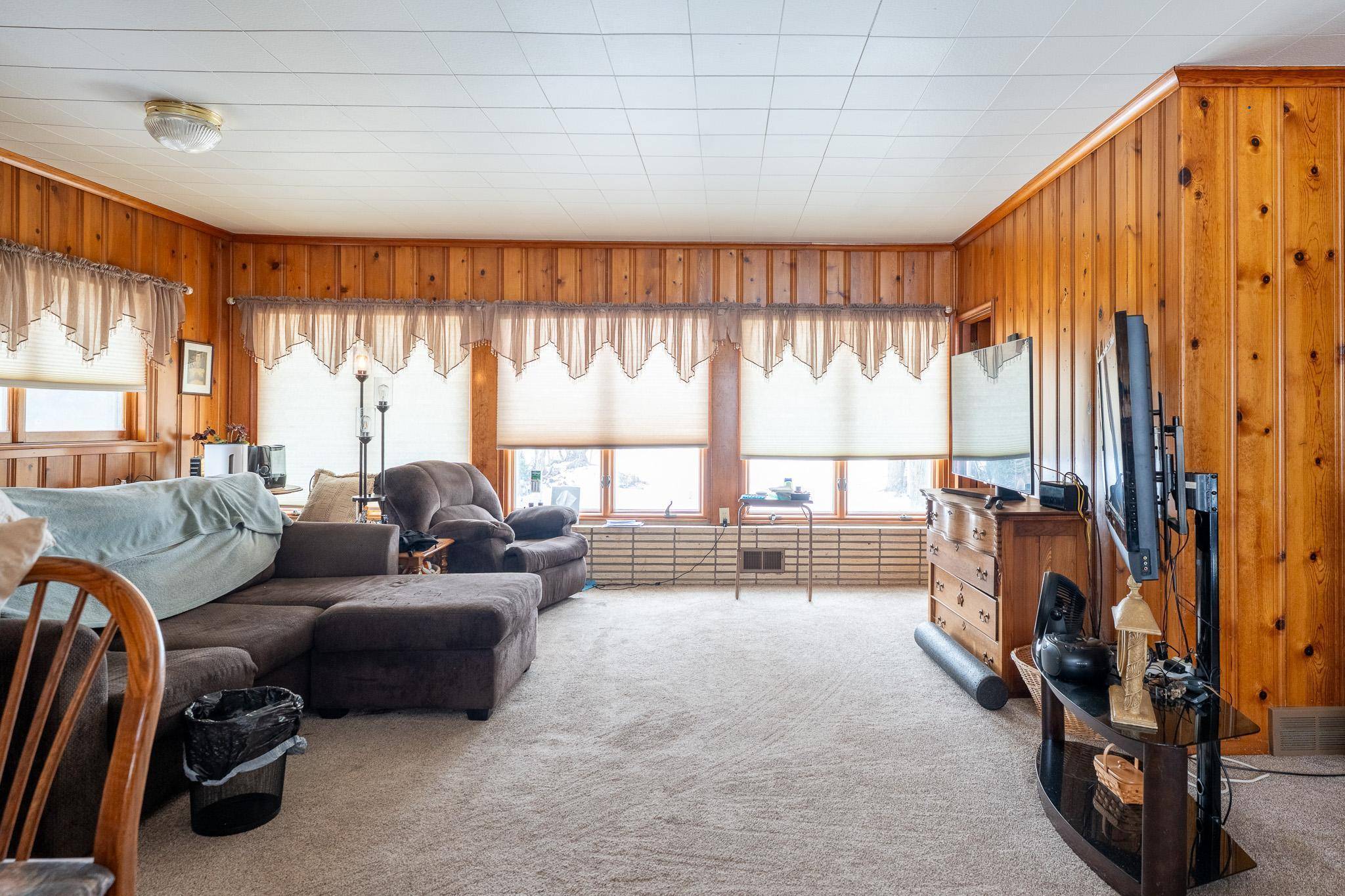 6617 N Shore TRL N, Forest Lake, MN 55025