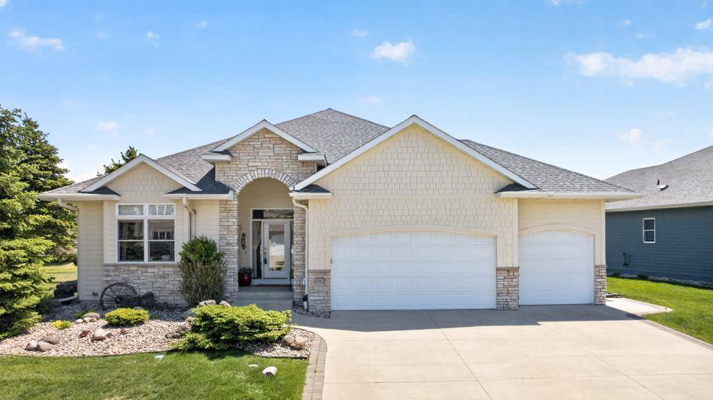 4063 Autumn Lake CT SW, Rochester, MN 55902