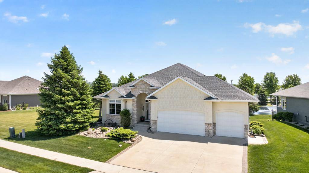 4063 Autumn Lake CT SW, Rochester, MN 55902