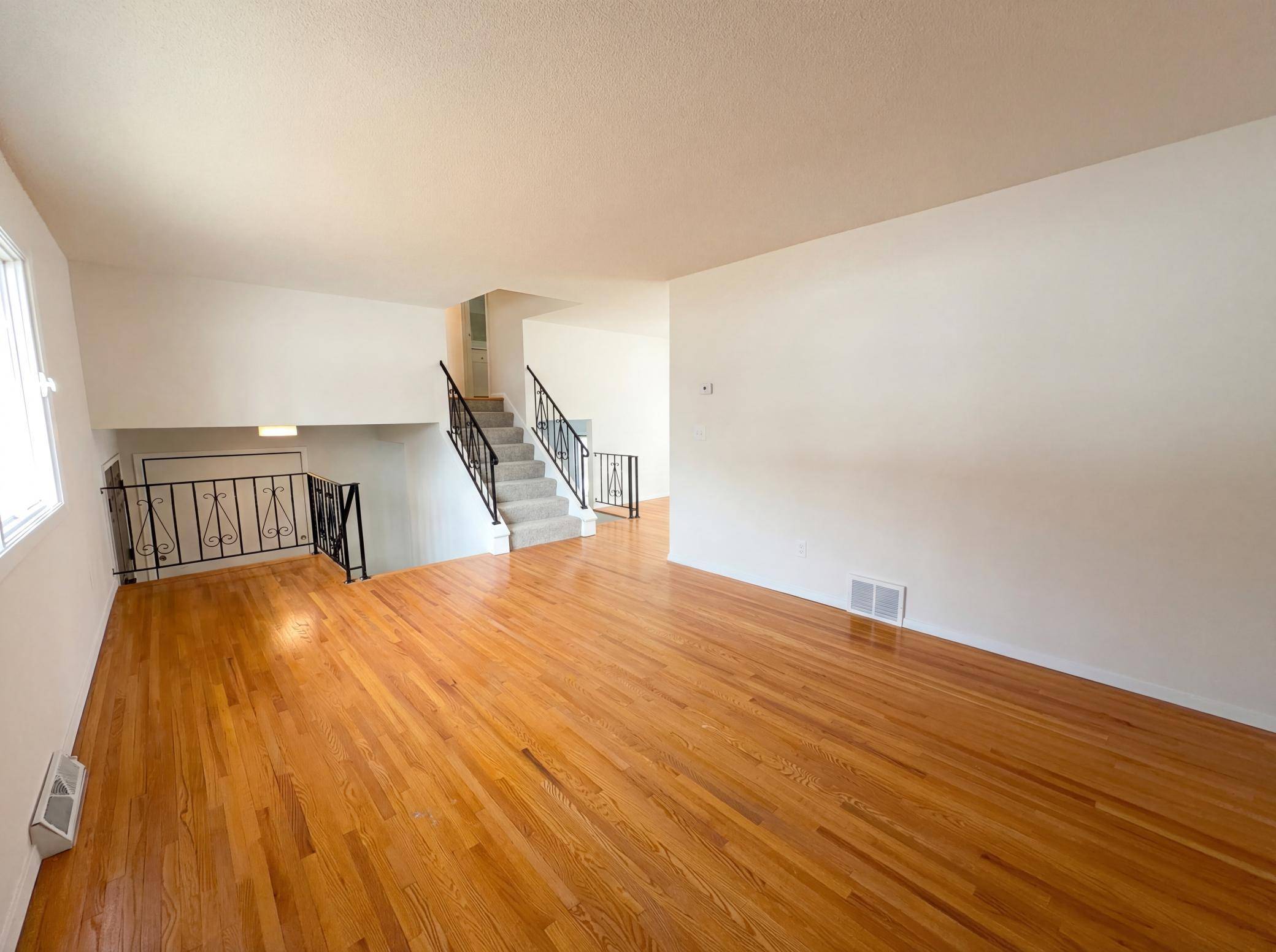 3480 Milton ST N, Shoreview, MN 55126