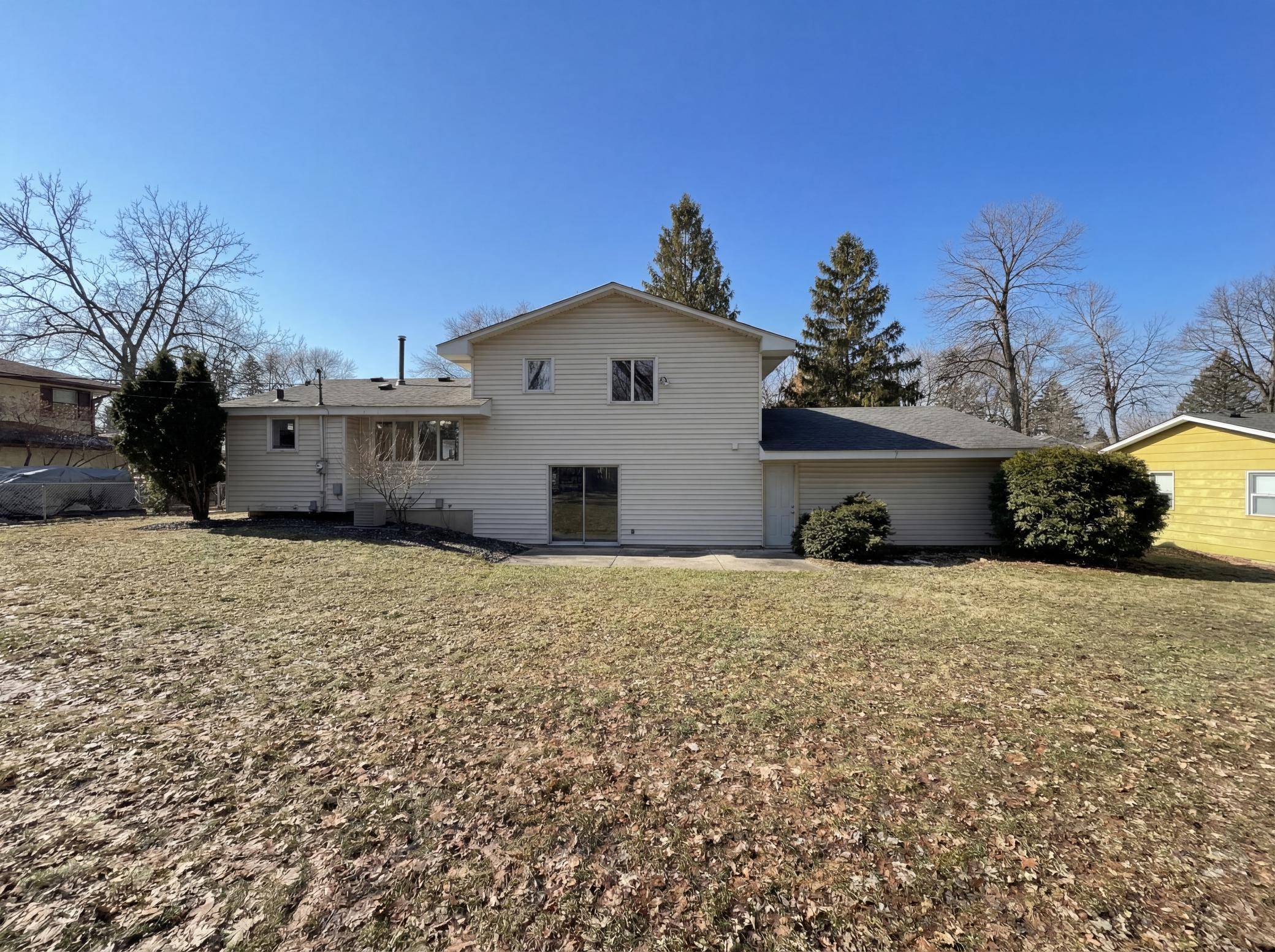 3480 Milton ST N, Shoreview, MN 55126