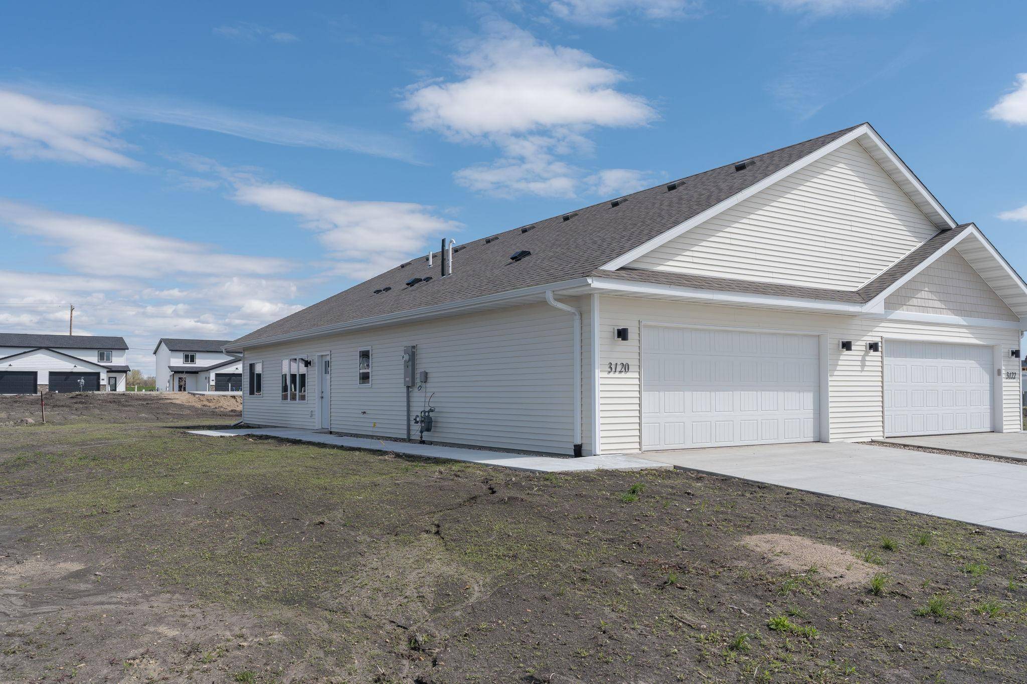 3120 Noble DR, Mankato, MN 56001