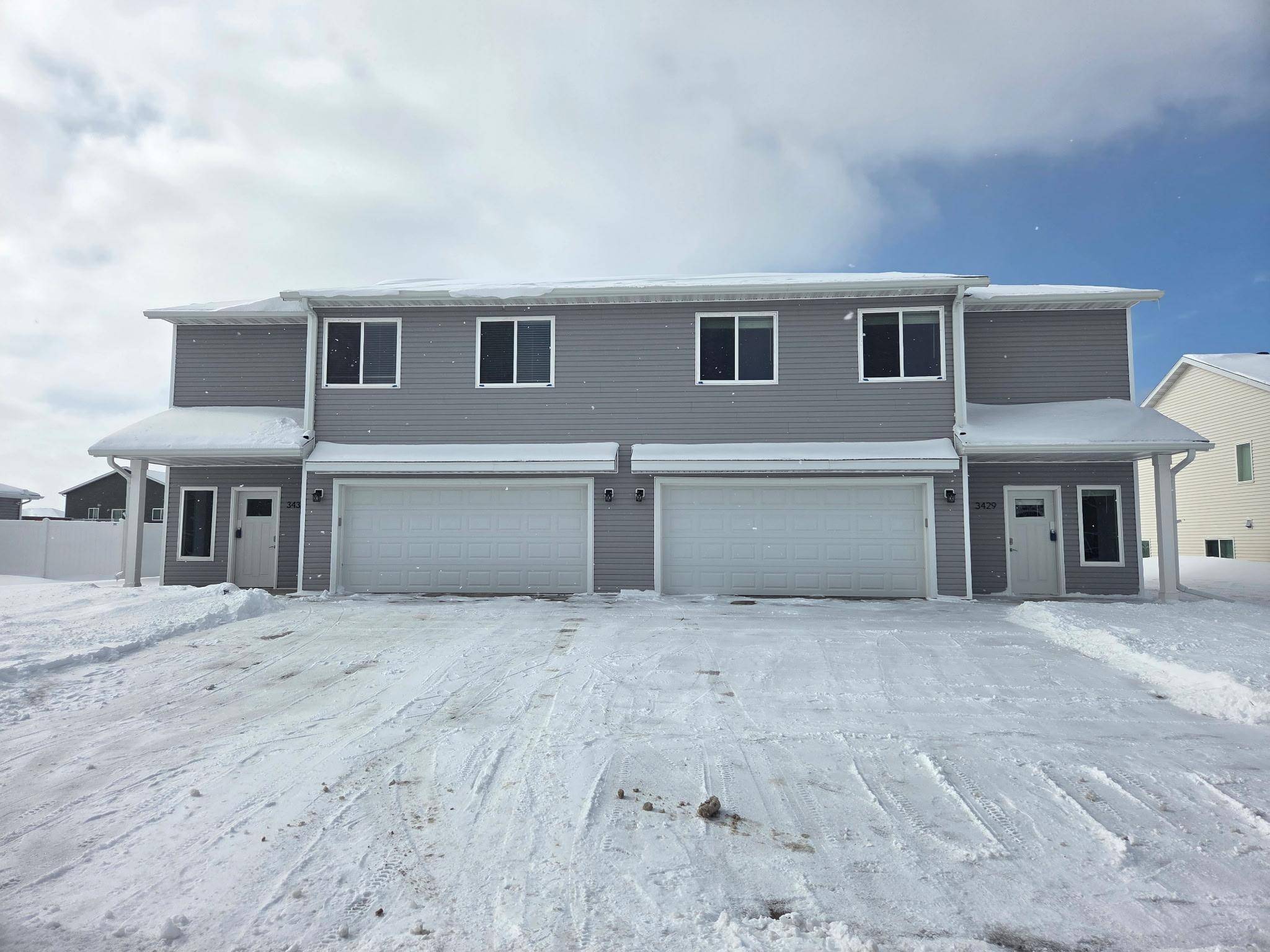 3429/3433 18th ST S, Moorhead, MN 56560