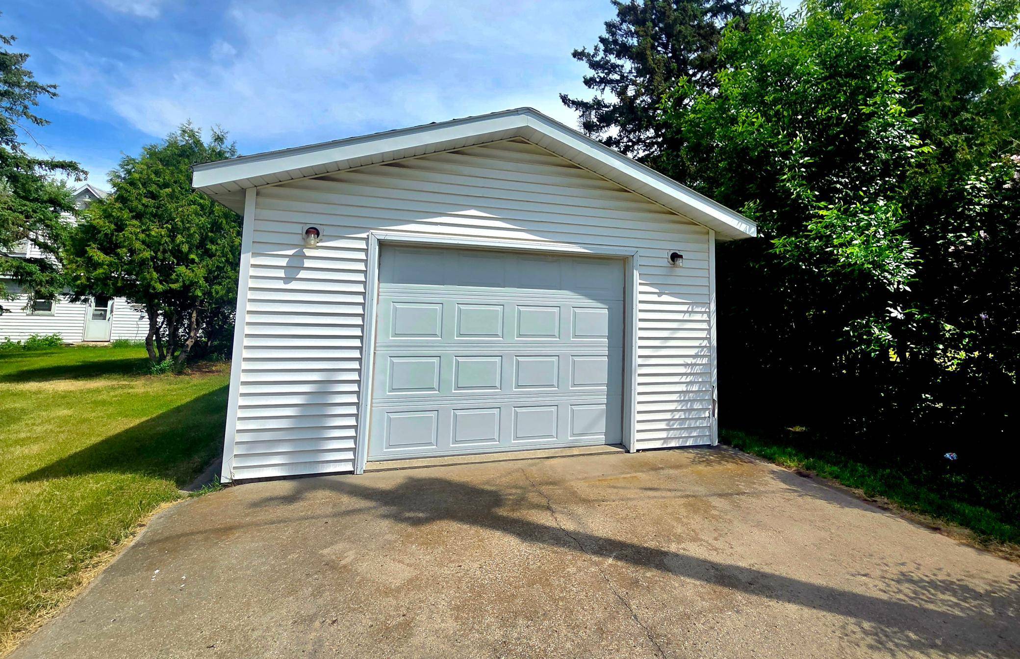 107 Lincoln AVE NW, Twin Valley, MN 56584