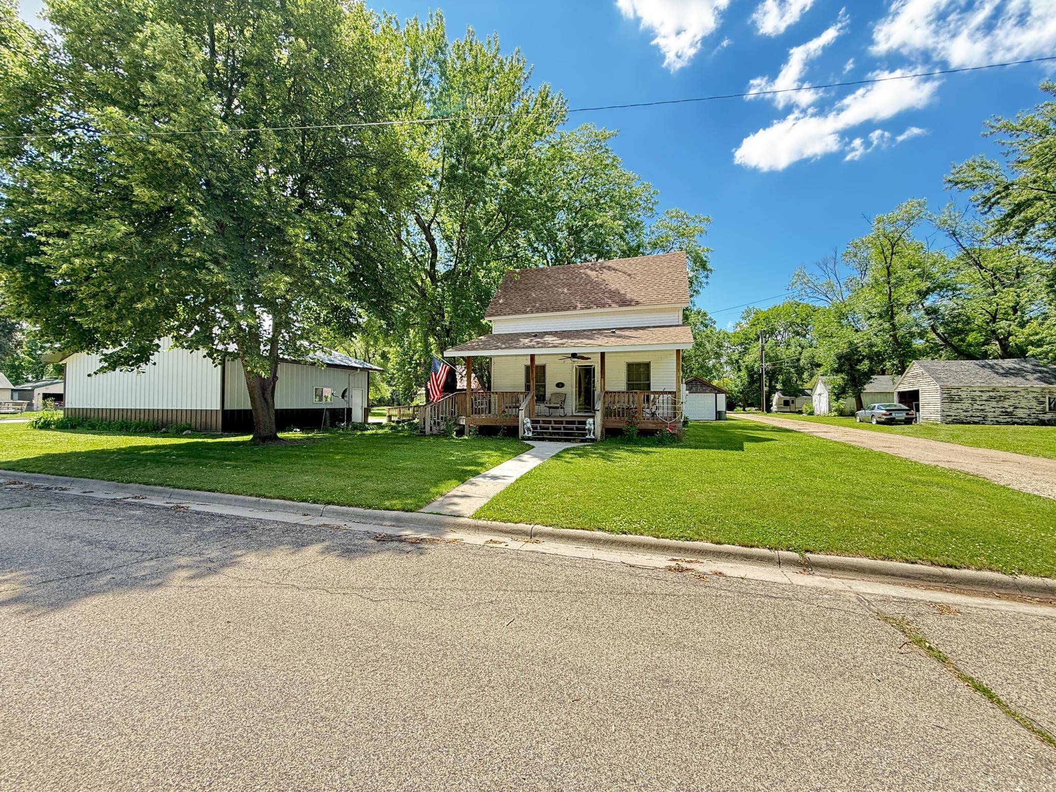 135 N Petrick ST, Appleton, MN 56208