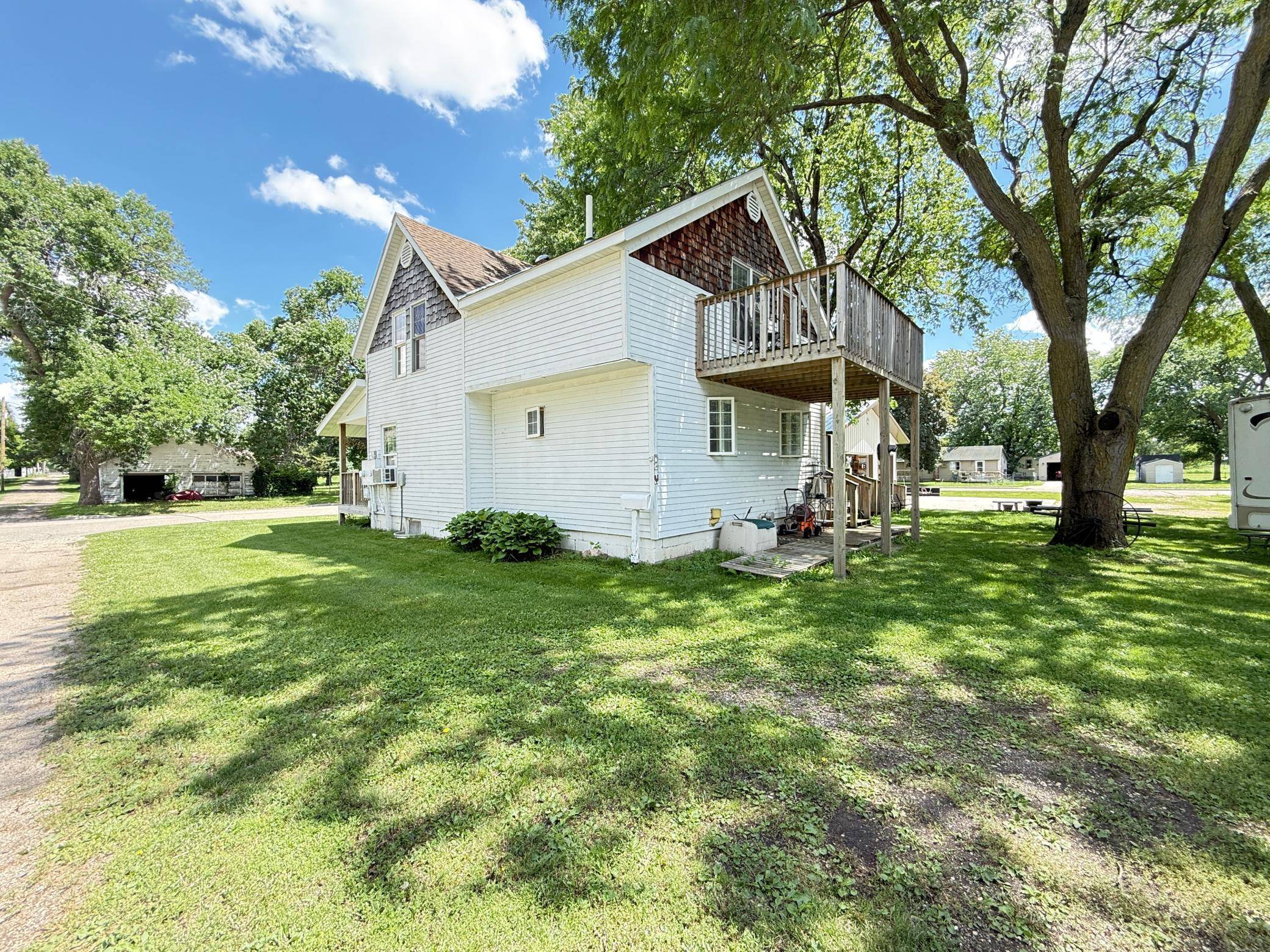 135 N Petrick ST, Appleton, MN 56208