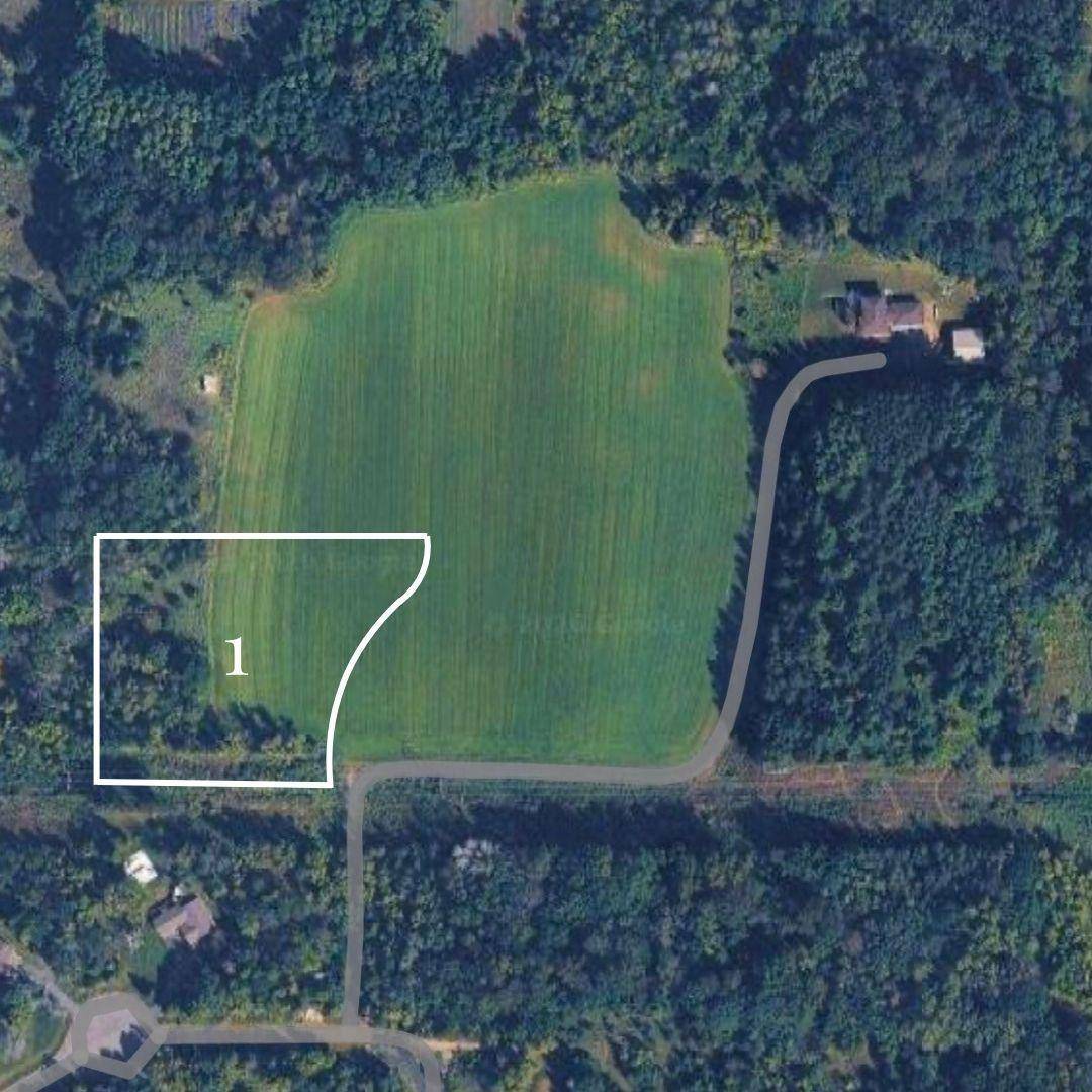 152 (Lot 1) Glen Oaks DR, River Falls, WI 54022