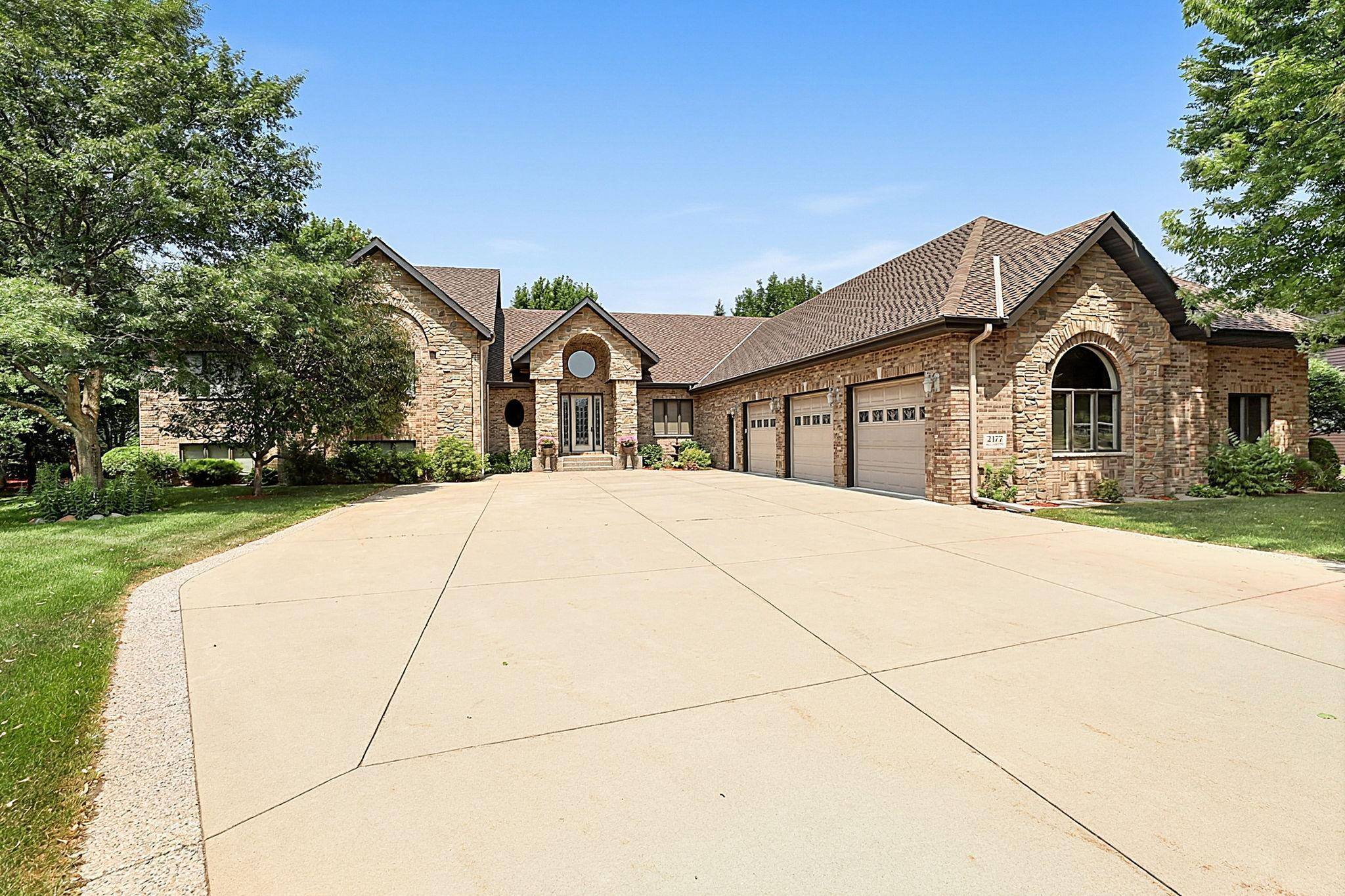 2177 Mill Pond DR, Saint Cloud, MN 56303