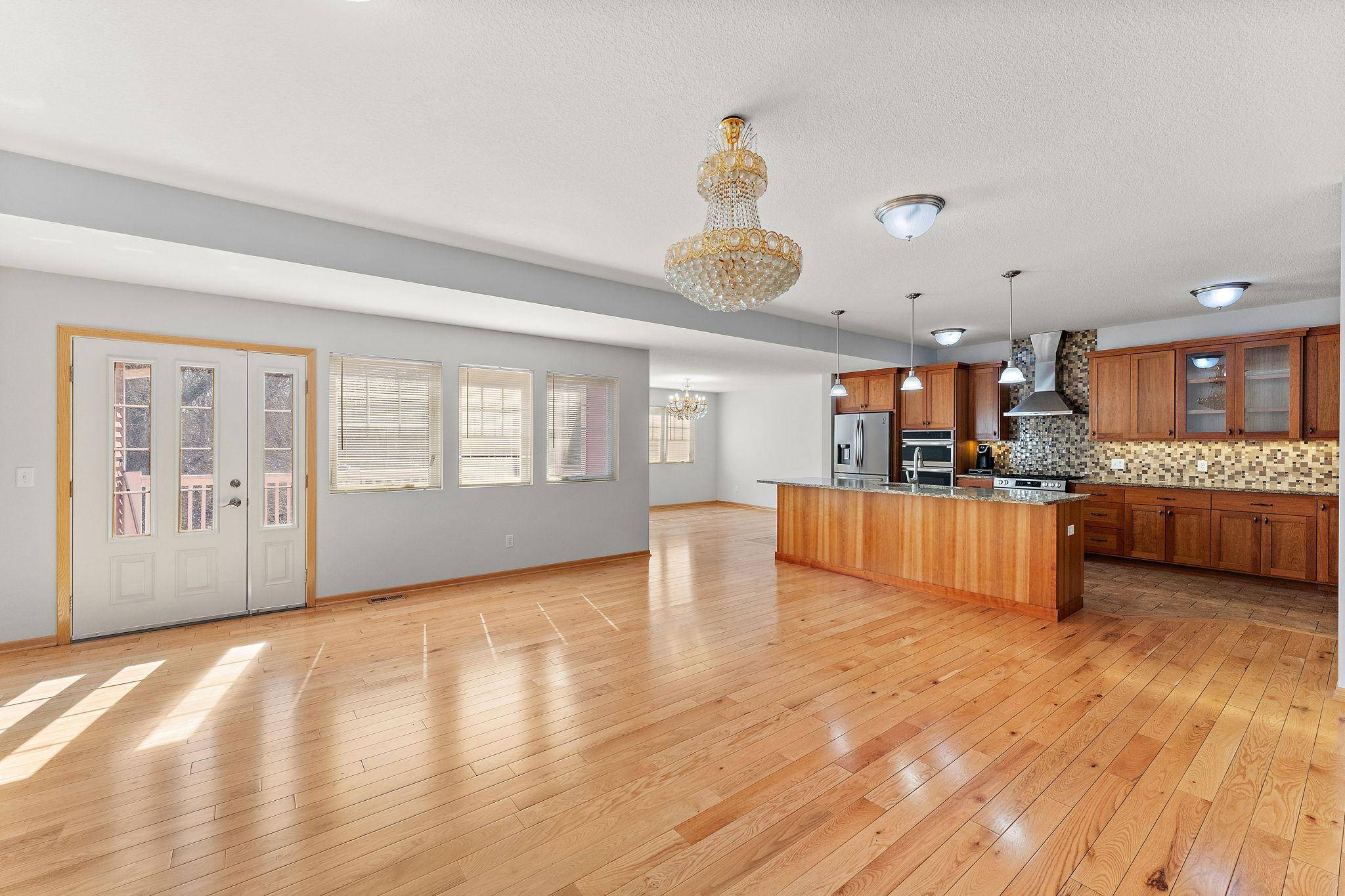 438 Wildwood RD, Mahtomedi, MN 55115