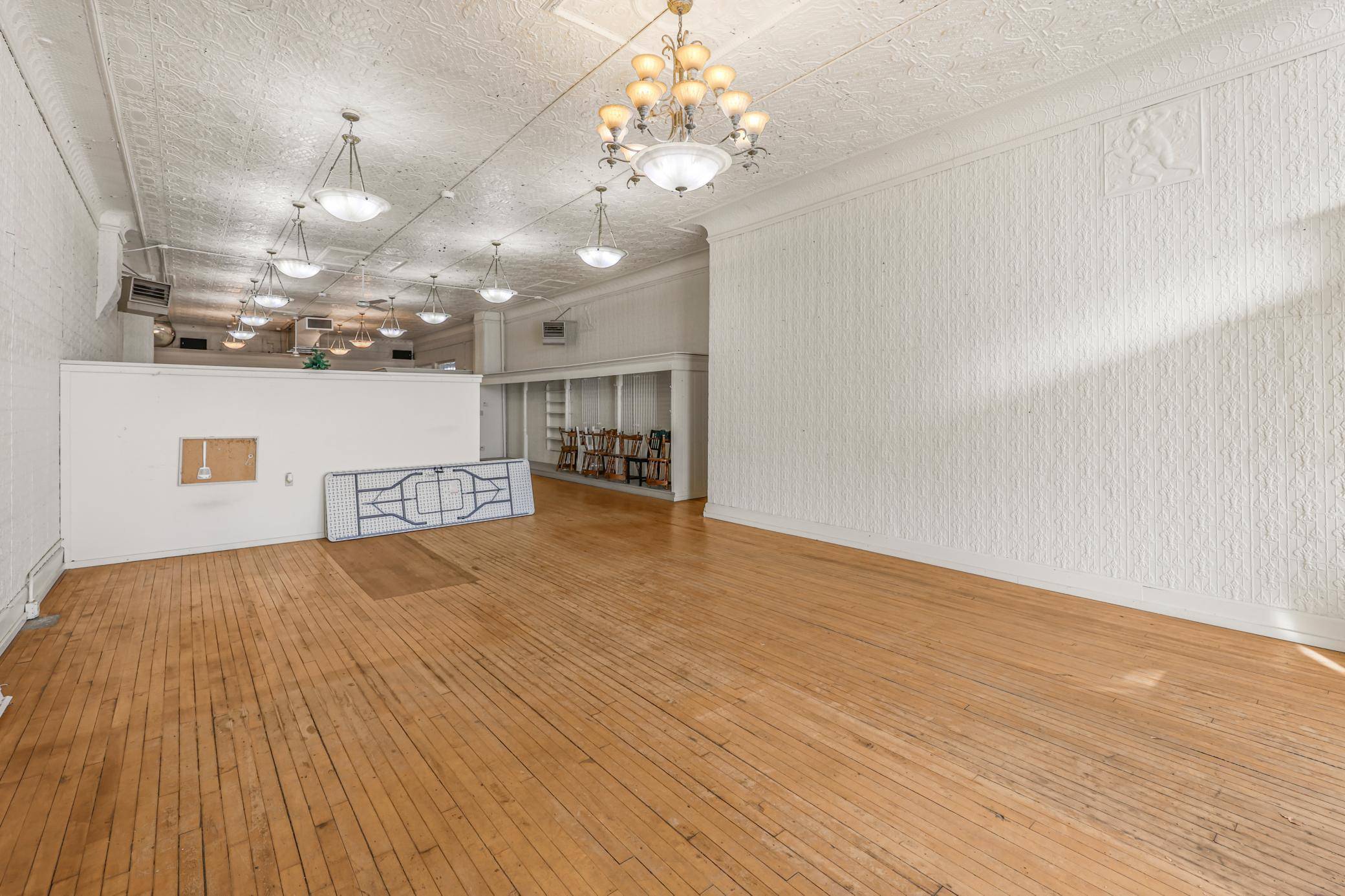 109 N Sibley AVE, Litchfield, MN 55355