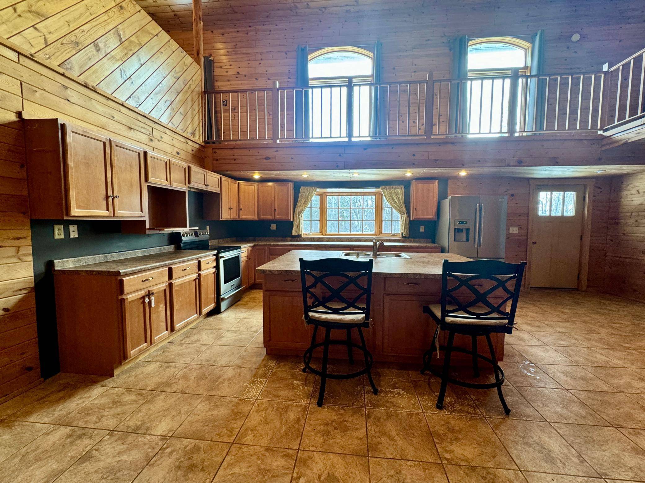 56483 350th ST, Warroad, MN 56763