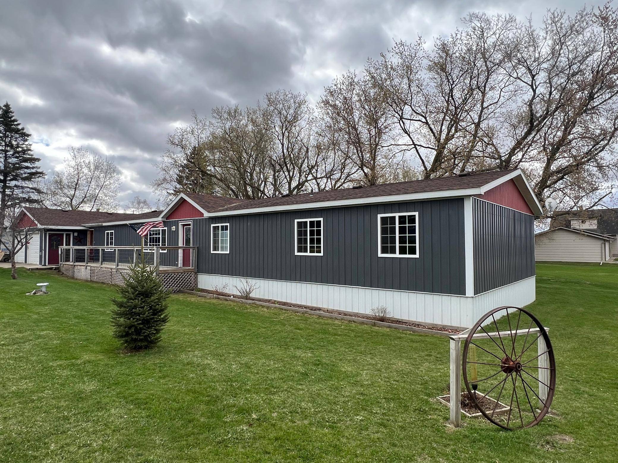 121 3rd ST, Bluffton, MN 56518