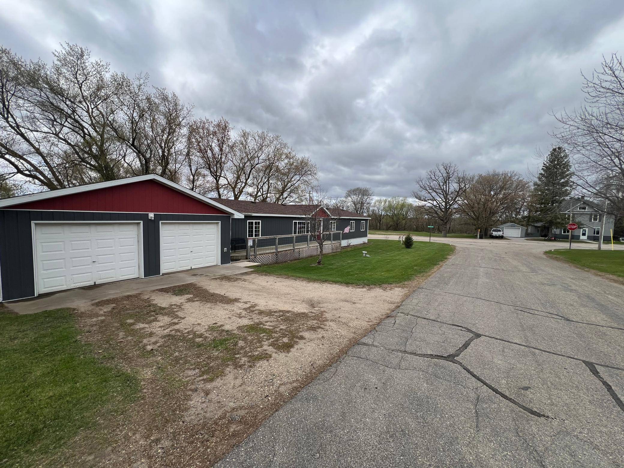 121 3rd ST, Bluffton, MN 56518