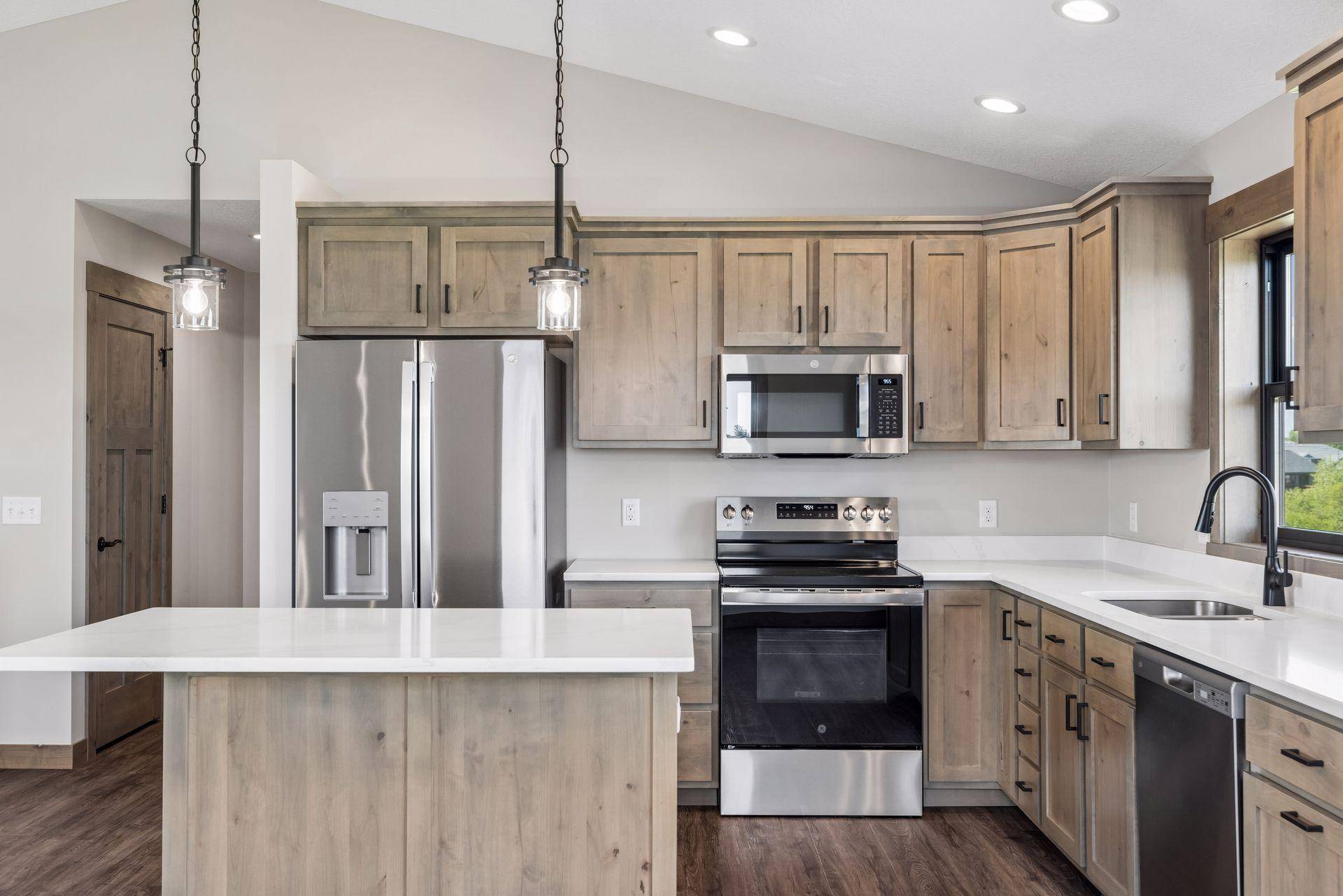 453 Coyote WAY, New Richmond, WI 54017