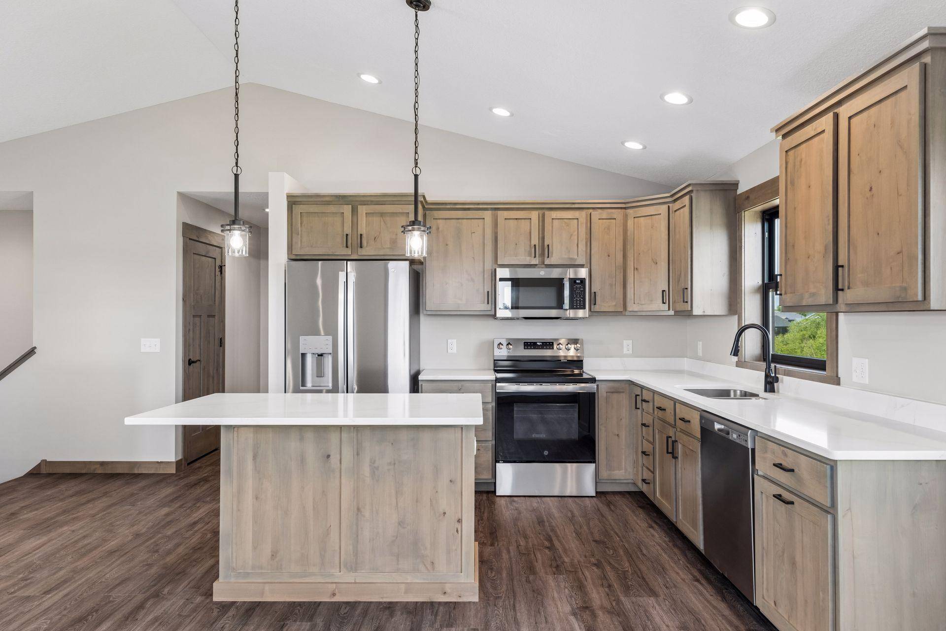 453 Coyote WAY, New Richmond, WI 54017