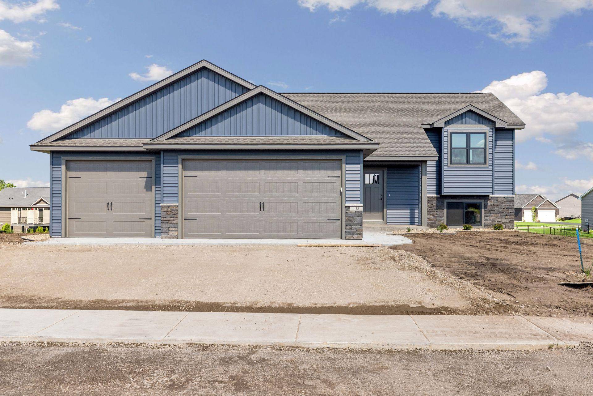 453 Coyote WAY, New Richmond, WI 54017