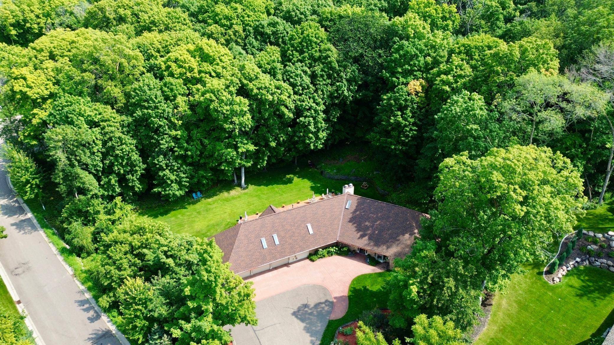 1000 Heritage LN, Orono, MN 55391
