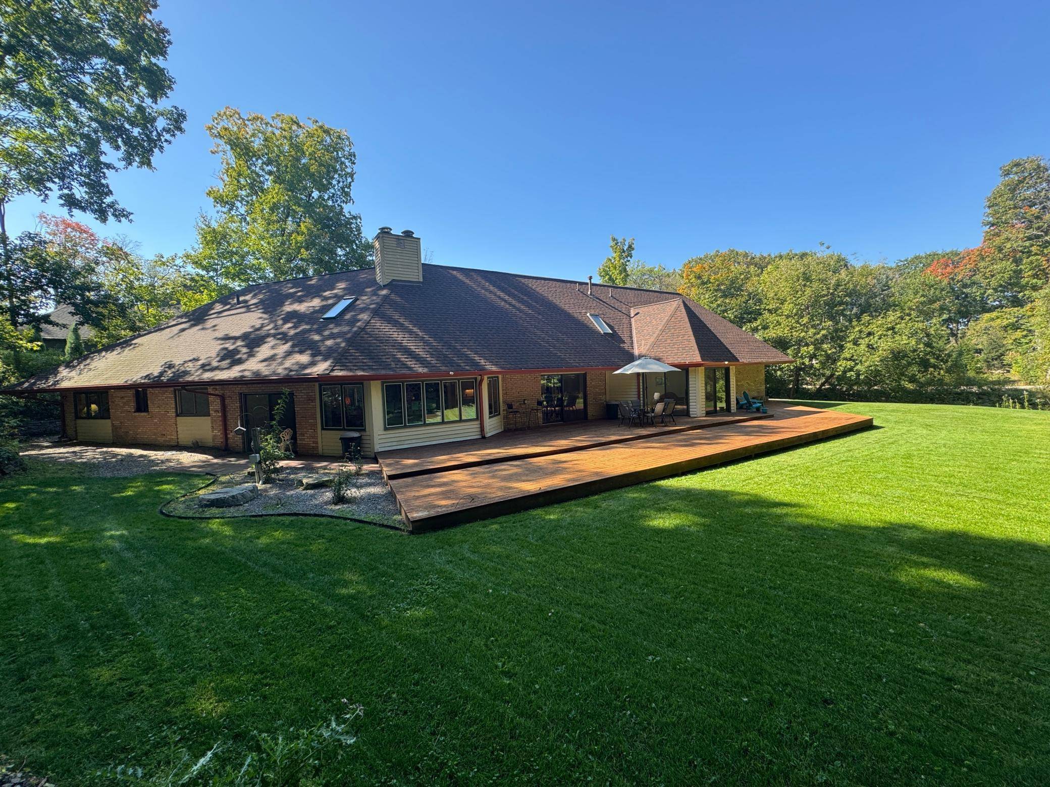 1000 Heritage LN, Orono, MN 55391