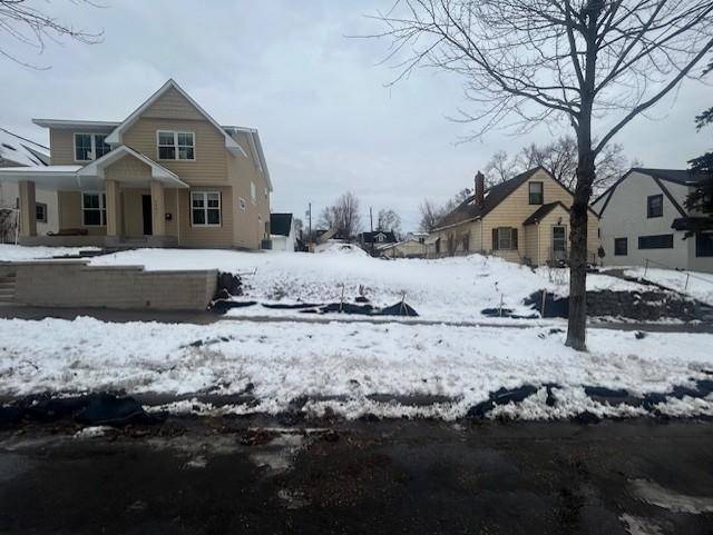 1237 Stanford AVE, Saint Paul, MN 55105