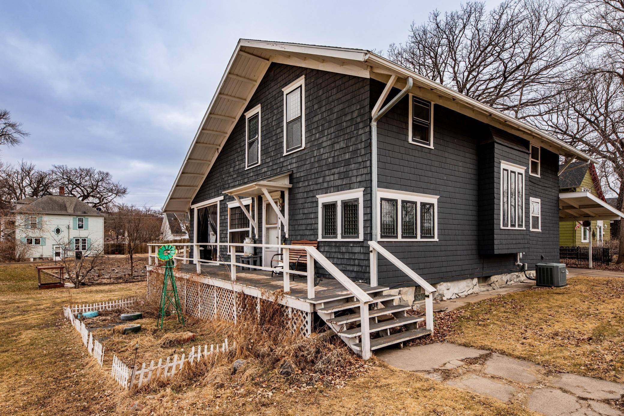 506 4th AVE SW, Valley City, ND 58072