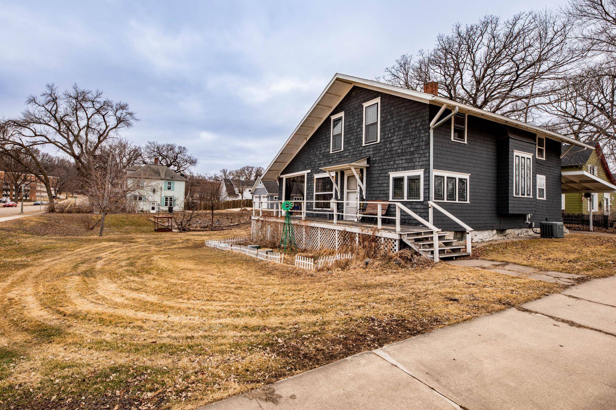 506 4th AVE SW, Valley City, ND 58072