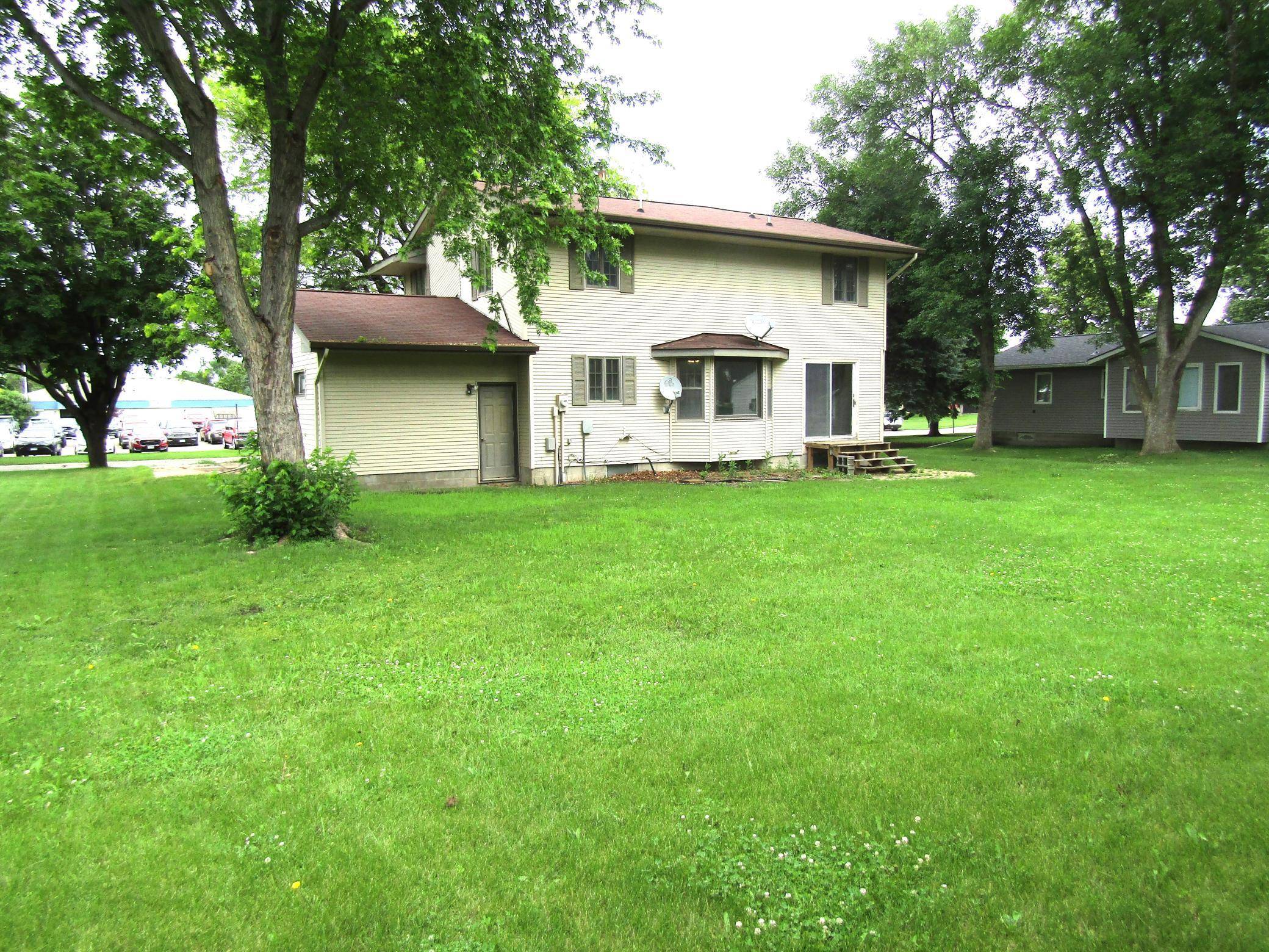 1333 Walnut ST, Dawson, MN 56232