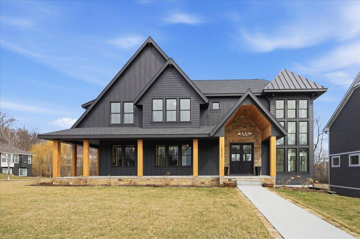 15540 52nd PL N, Plymouth, MN 55446