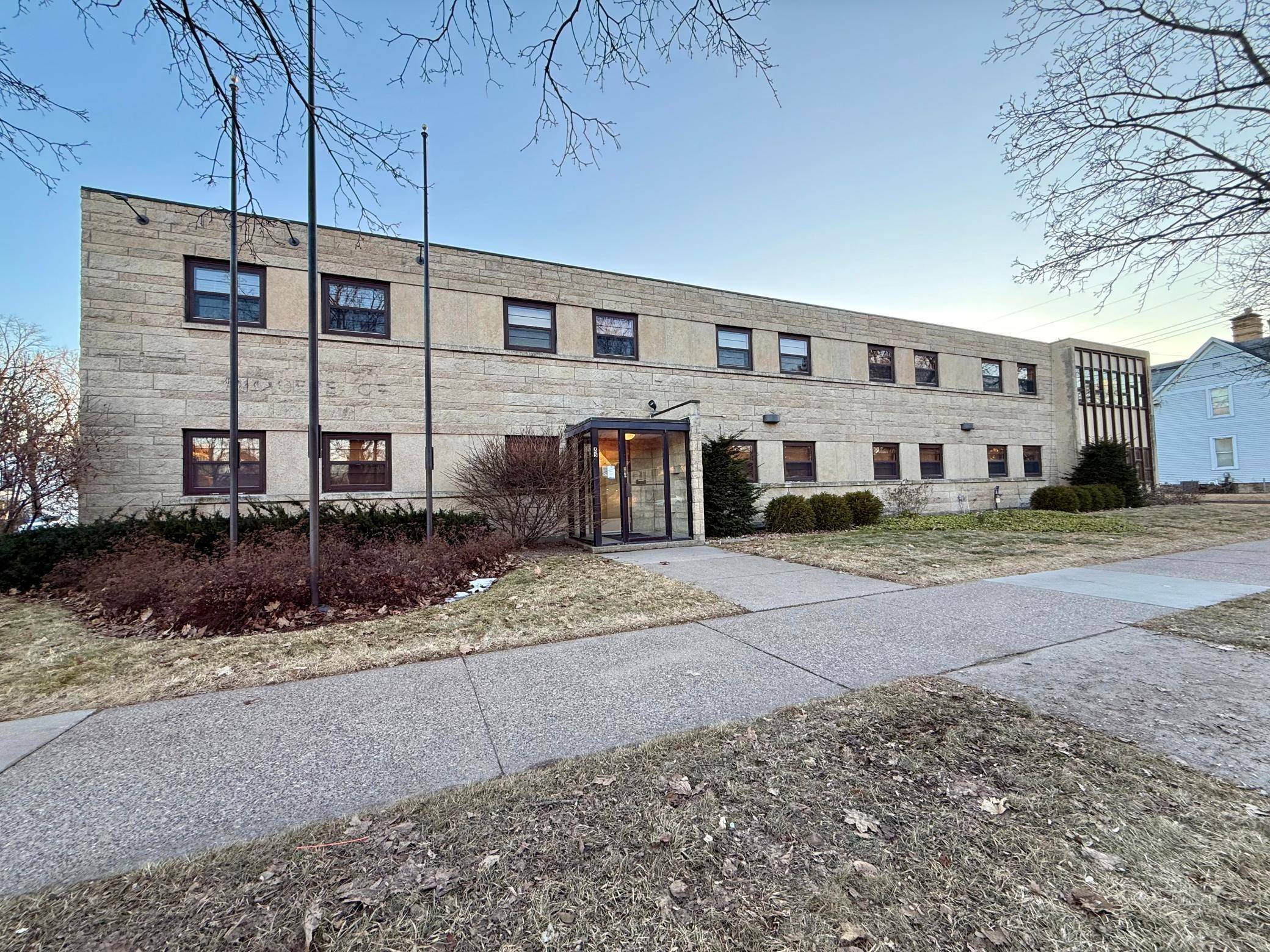 55 W Sanborn ST, Winona, MN 55987