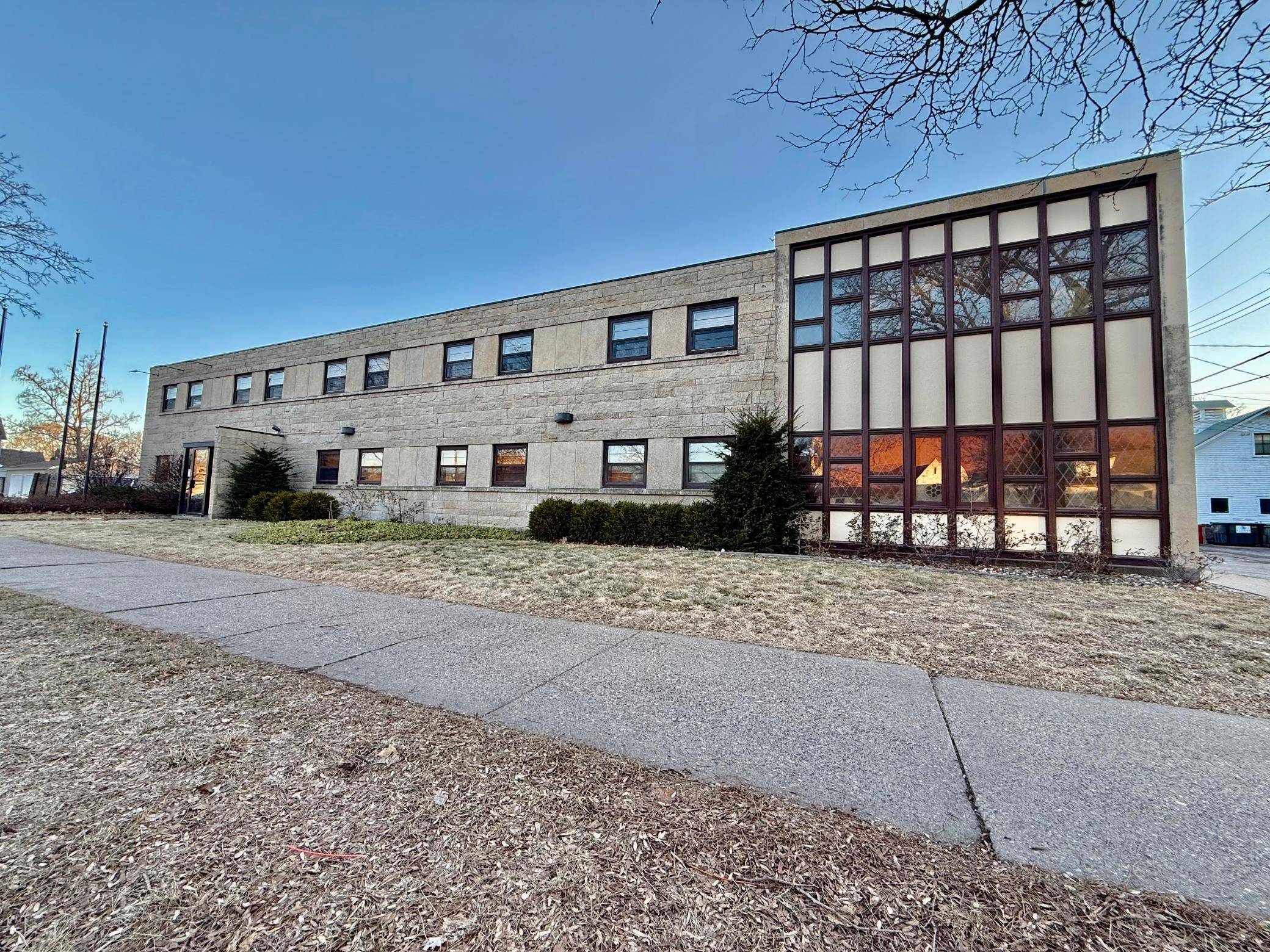 55 W Sanborn ST, Winona, MN 55987