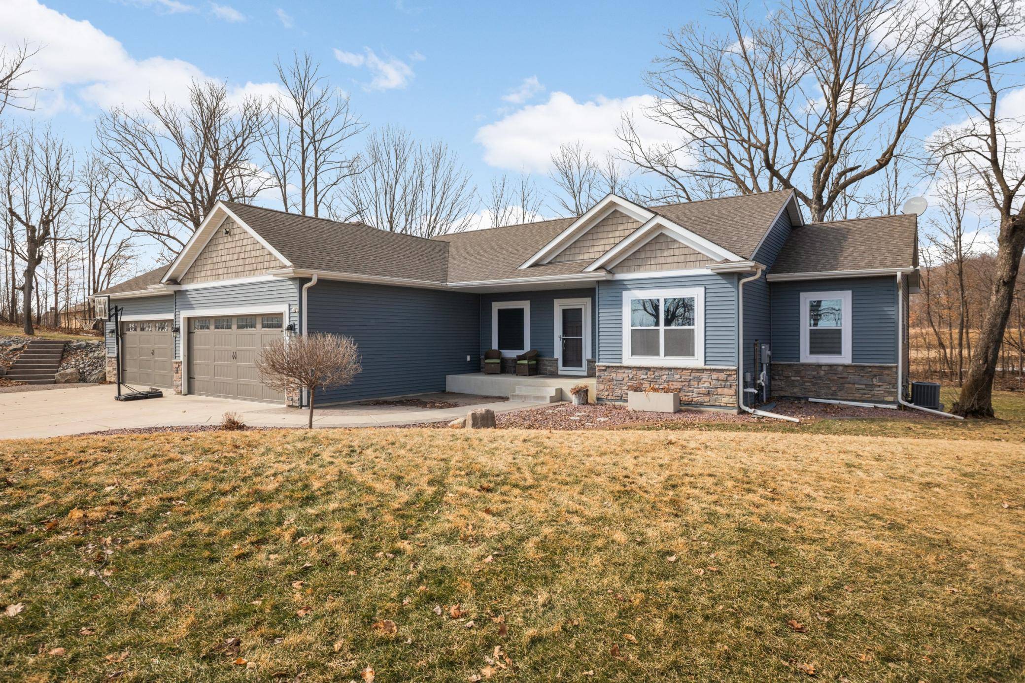 697 Jansen AVE SE, Hanover, MN 55341