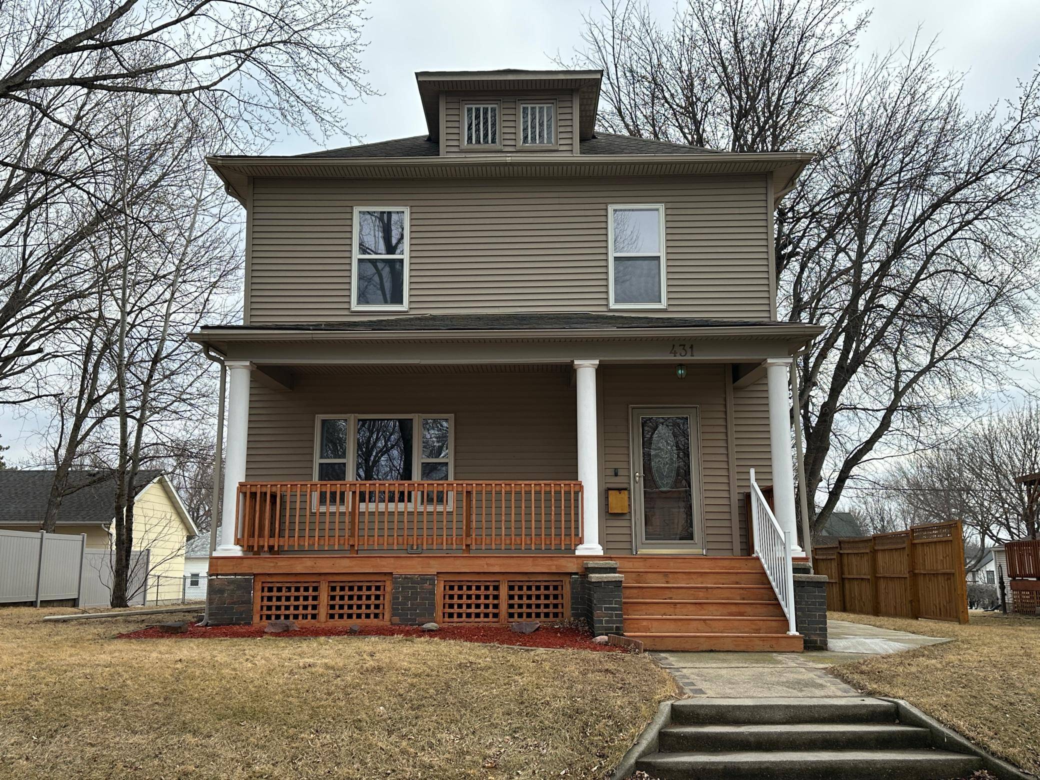 431 W Luverne ST, Luverne, MN 56156