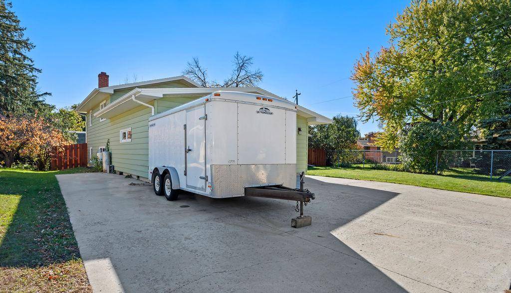 2807 Edgewood DR N, Fargo, ND 58102