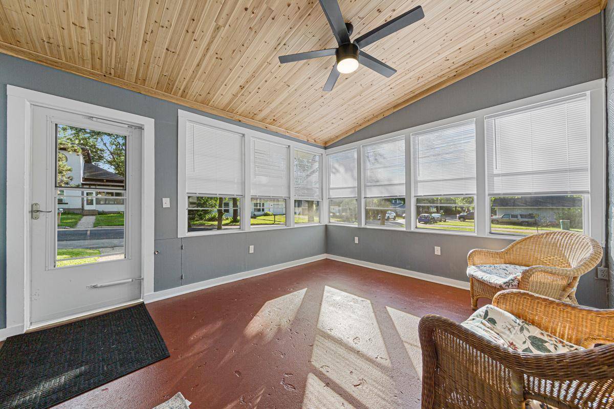 219 Davis ST, Le Sueur, MN 56058