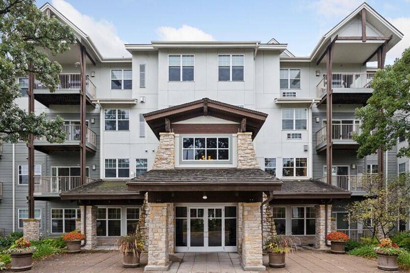 1900 Rush Lake TRL #315, New Brighton, MN 55112