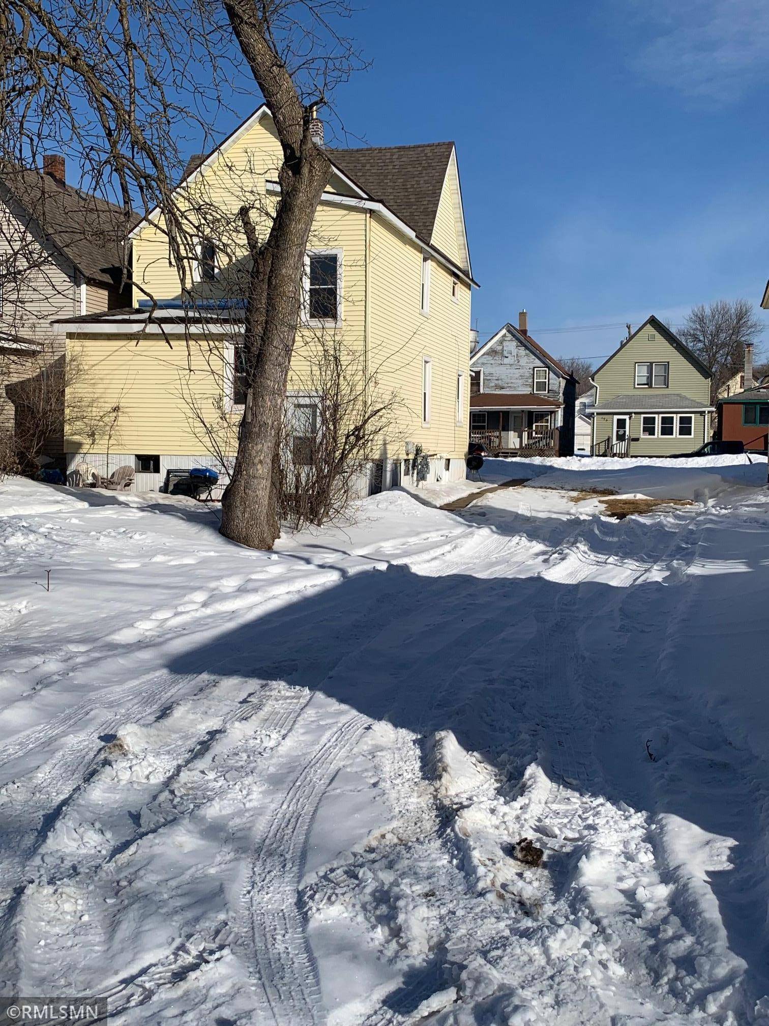124 E 17th ST, Hibbing, MN 55746