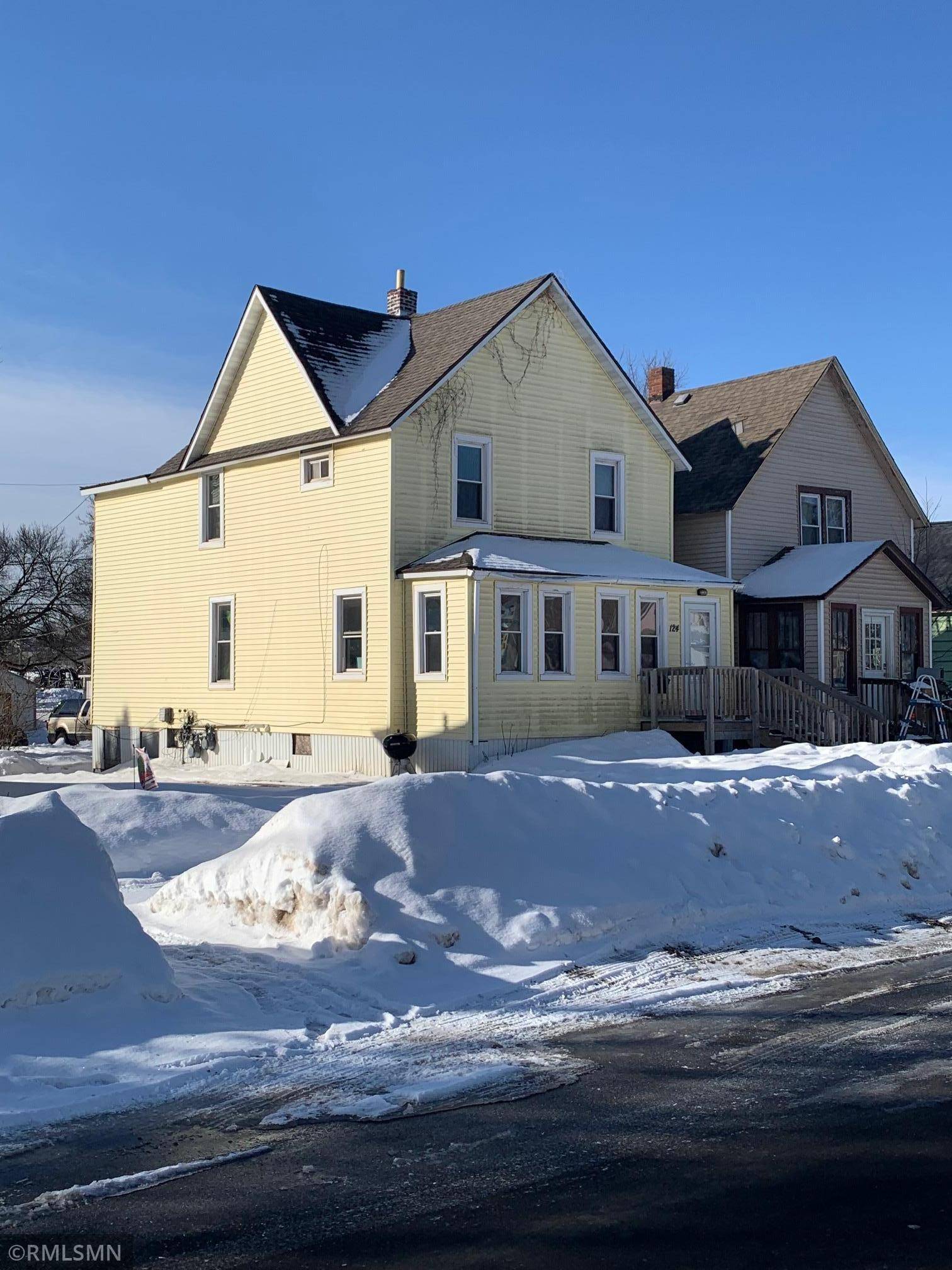 124 E 17th ST, Hibbing, MN 55746